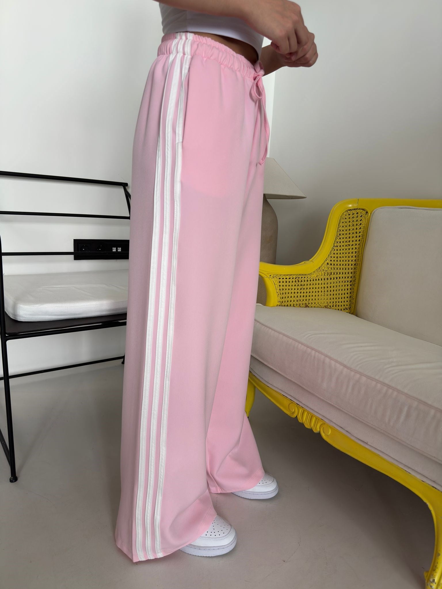 Pembe Beyaz Şeritli Beli Lastikli Pantolon