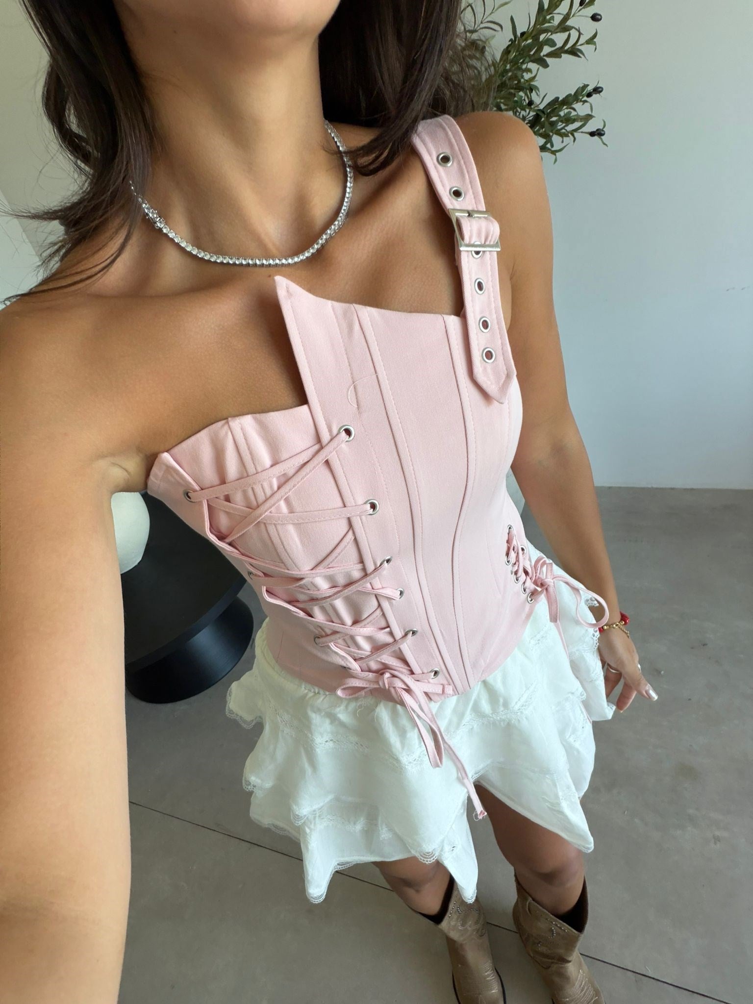 Pembe Kemer Detaylı İpli Korse