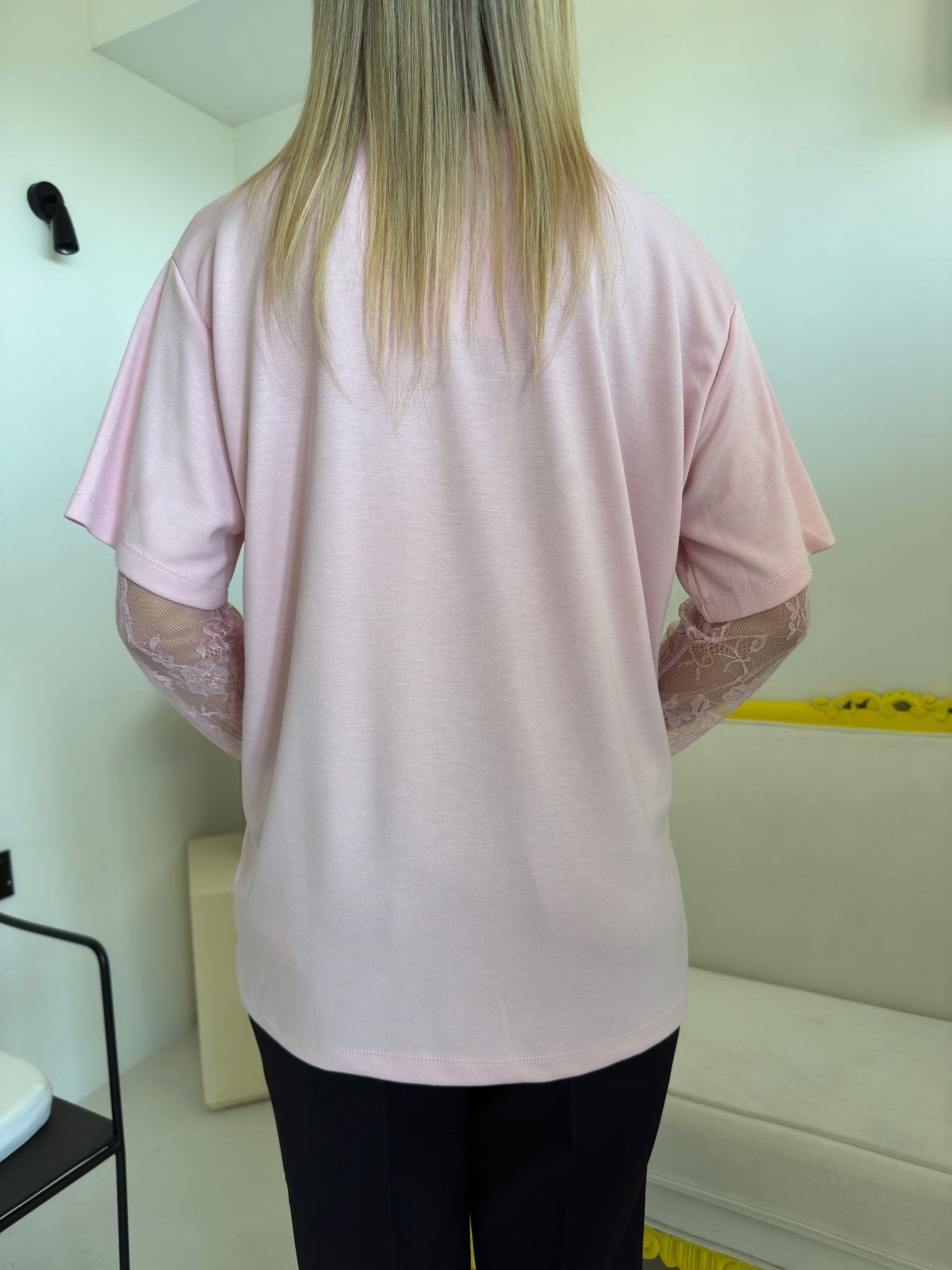 Pembe Kolu Dantelli Tişört Bluz