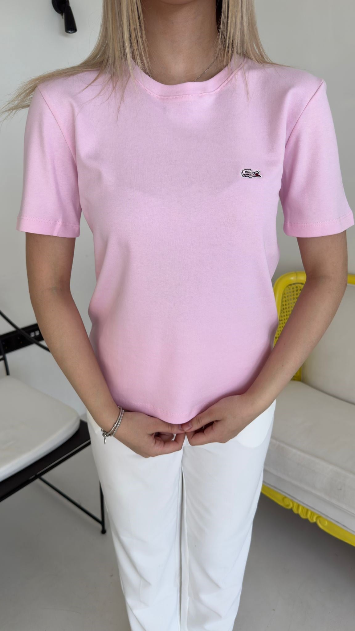 Pembe Marka Model Mila Tişört