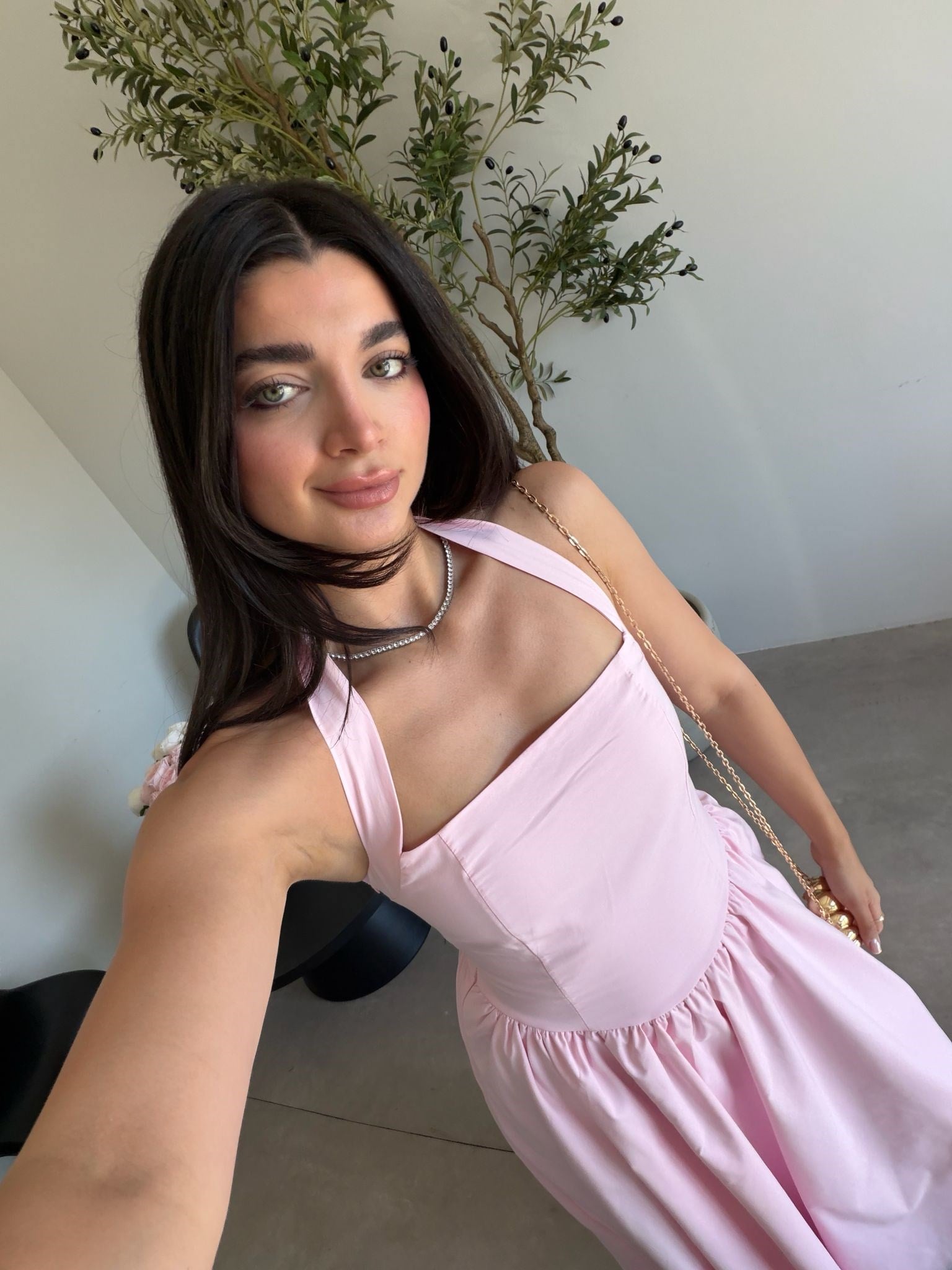 Pembe  Sırt Detaylı Boyundan Bağlamalı Elbise