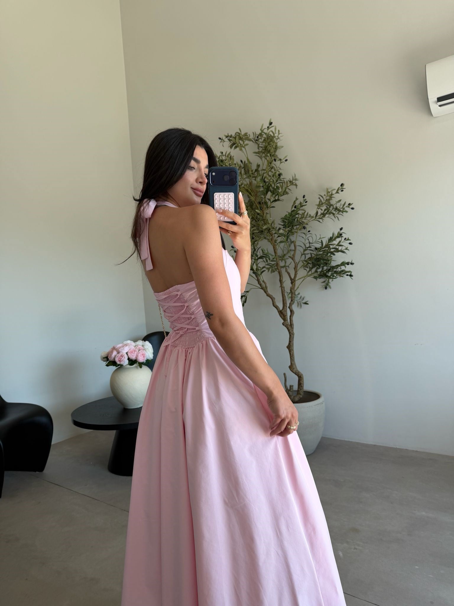 Pembe  Sırt Detaylı Boyundan Bağlamalı Elbise