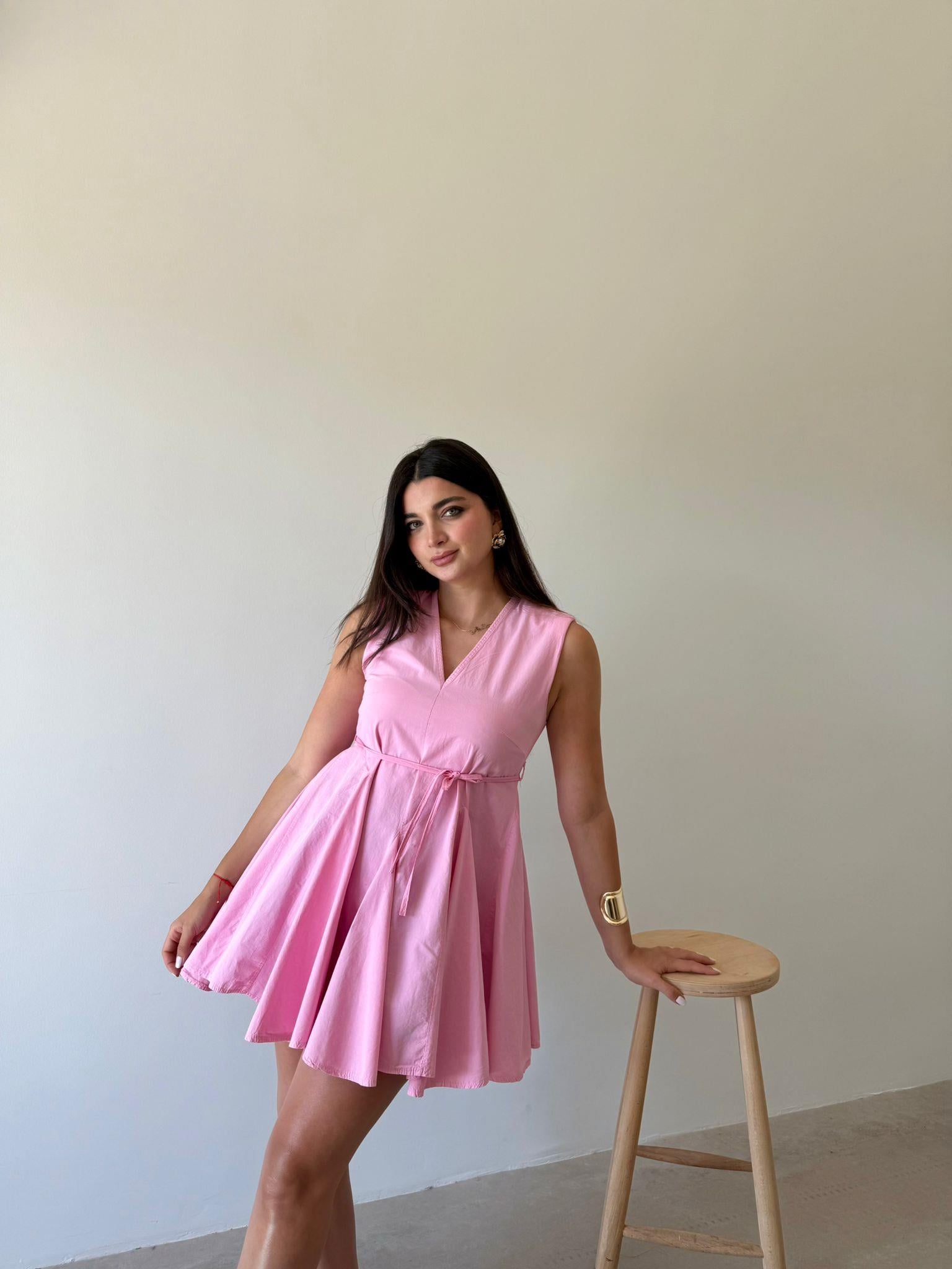 Pembe Vatkalı V Yaka Volanlı Elbise