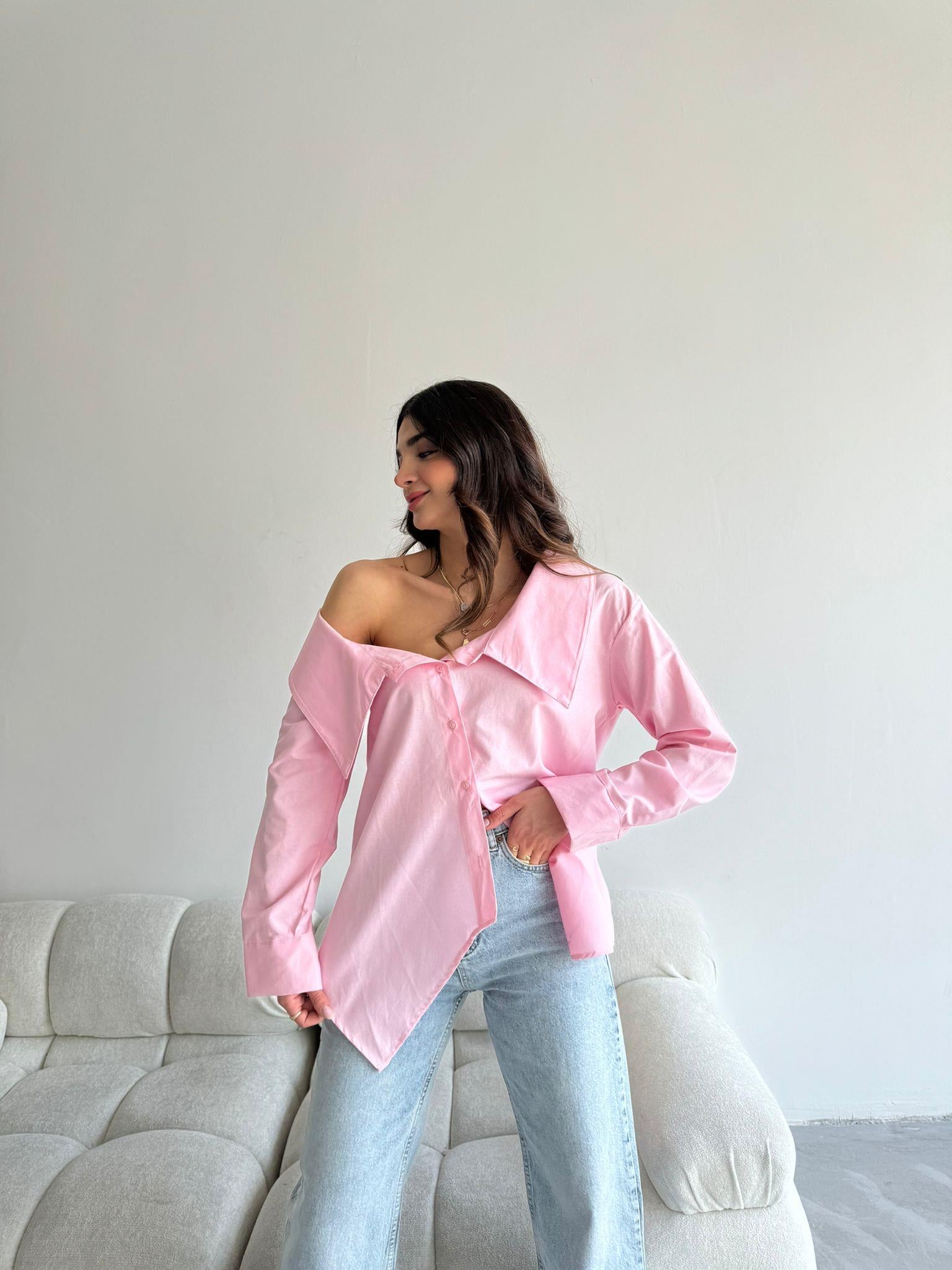 Pembe Yaka Detaylı Tasarım Gömlek