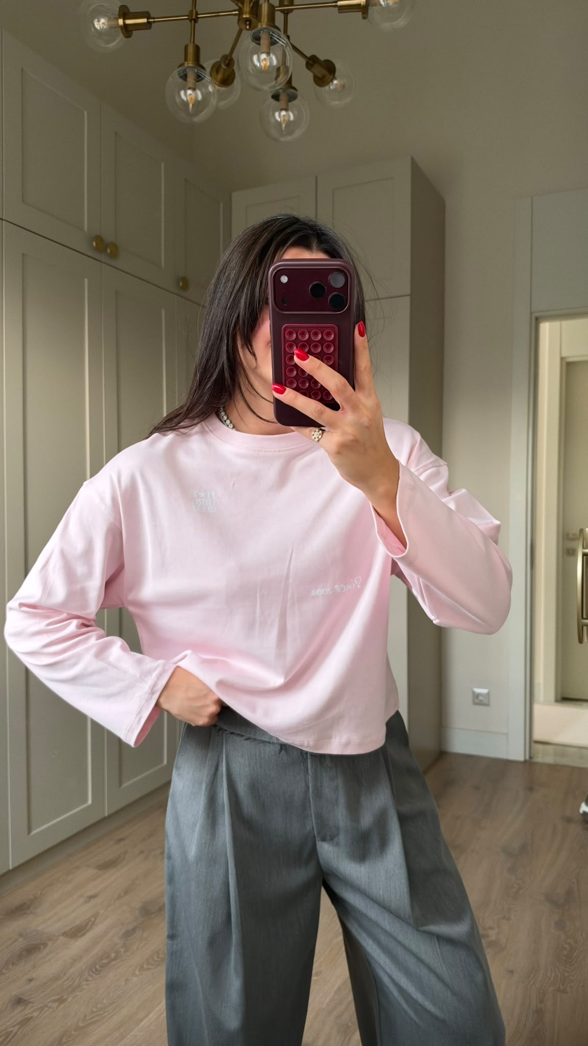 Pembe Yazı Detaylı Bluz