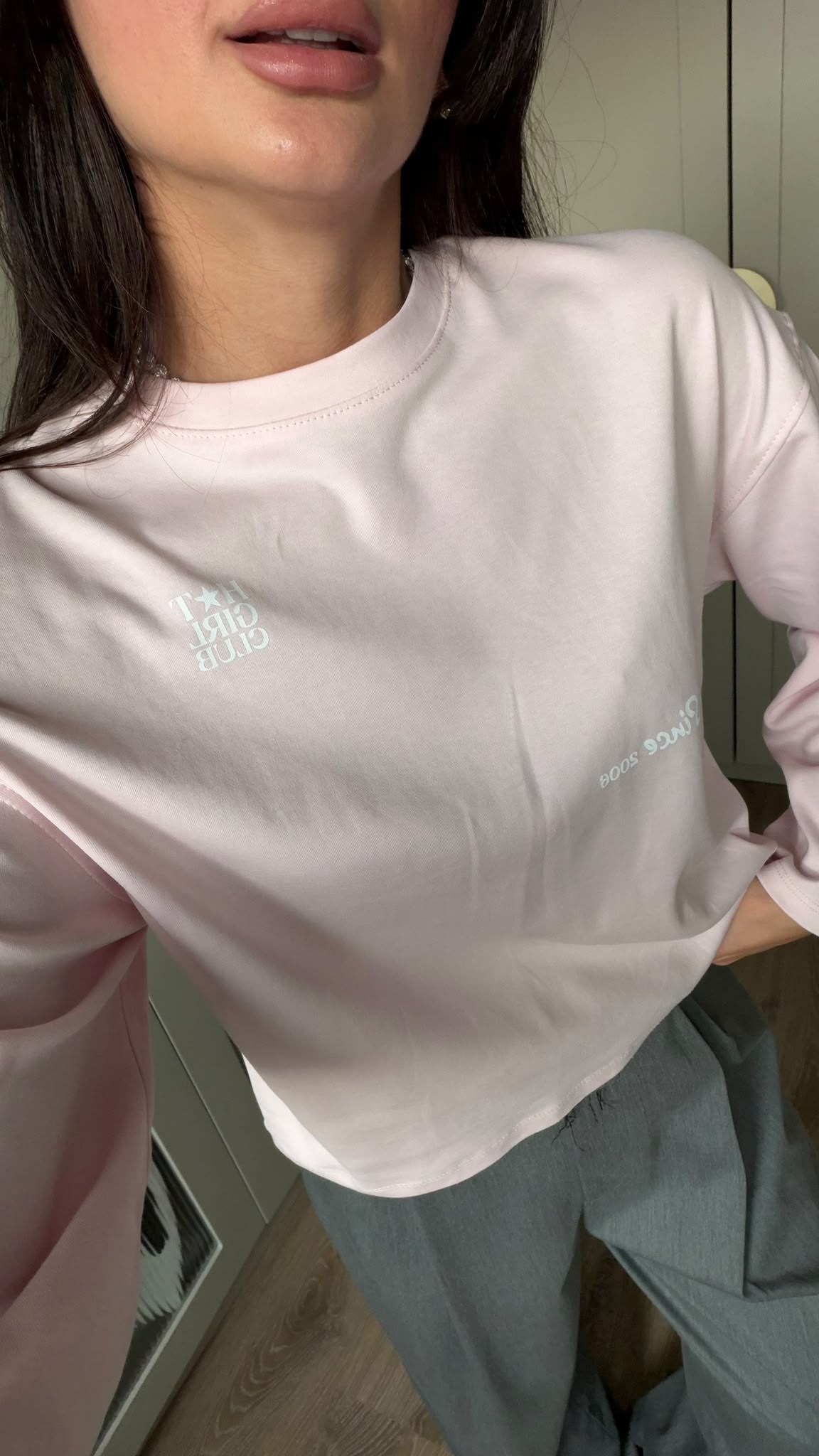Pembe Yazı Detaylı Bluz
