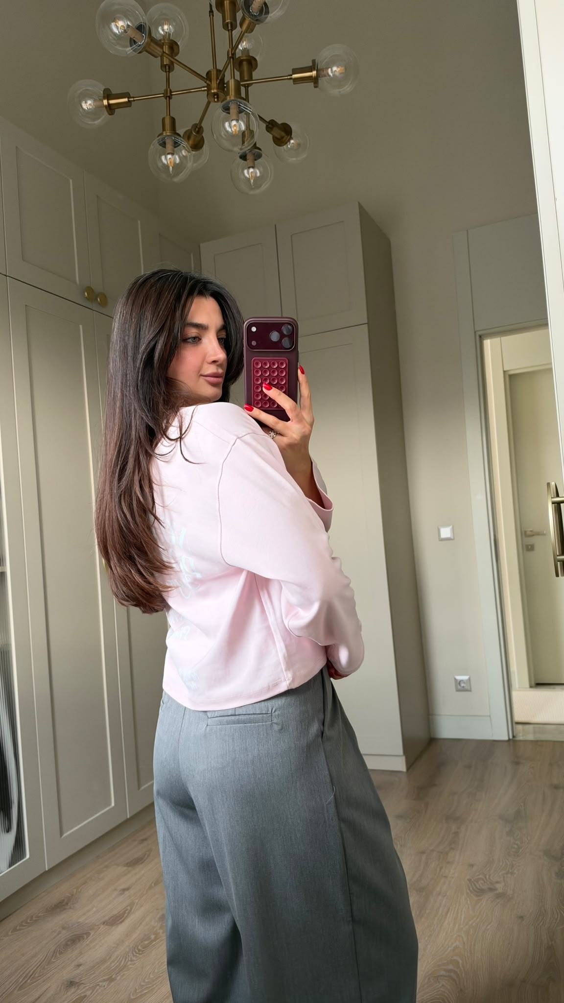 Pembe Yazı Detaylı Bluz