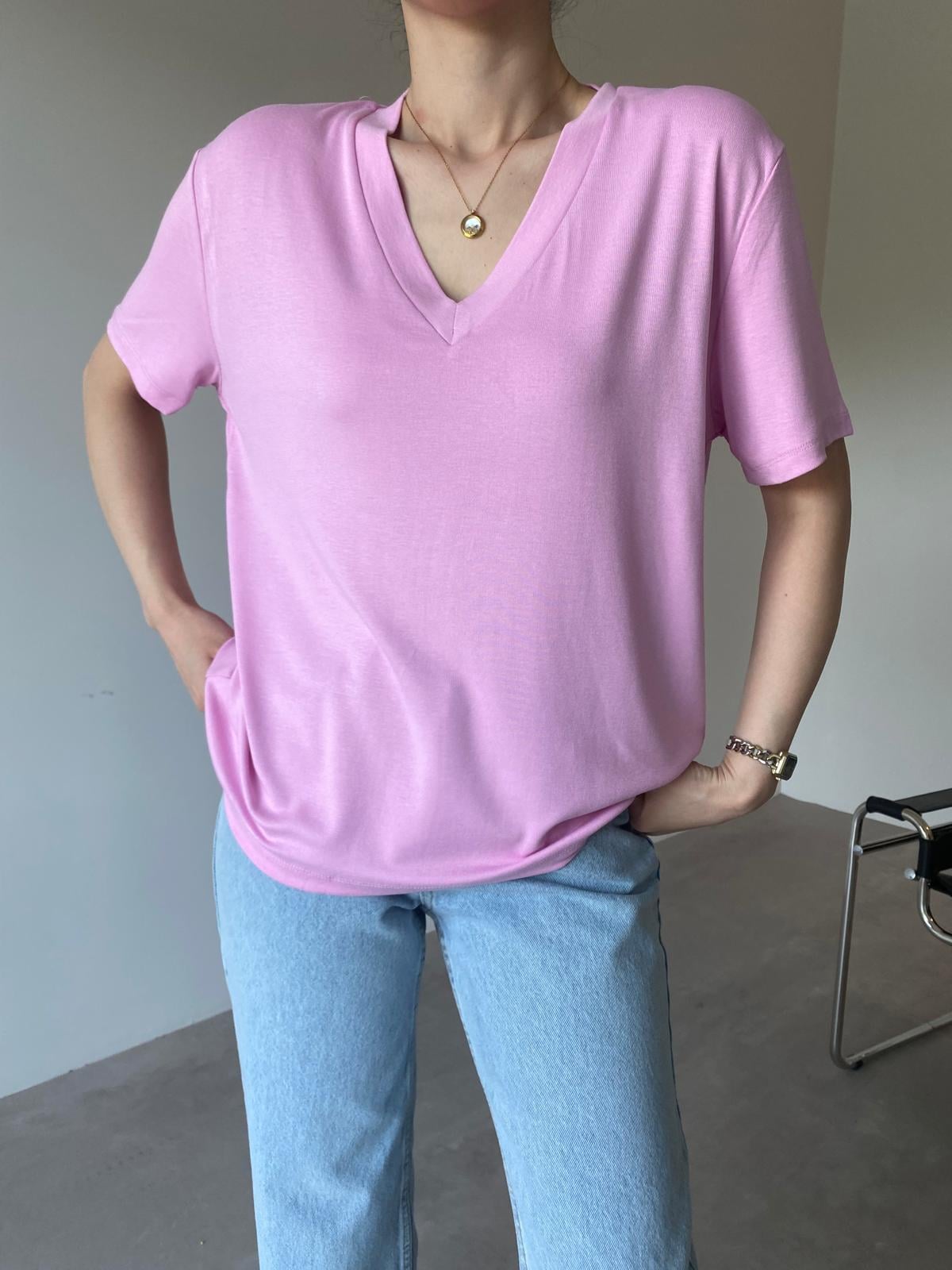 Pembe Yumuşak Dokulu V Yaka Tişört