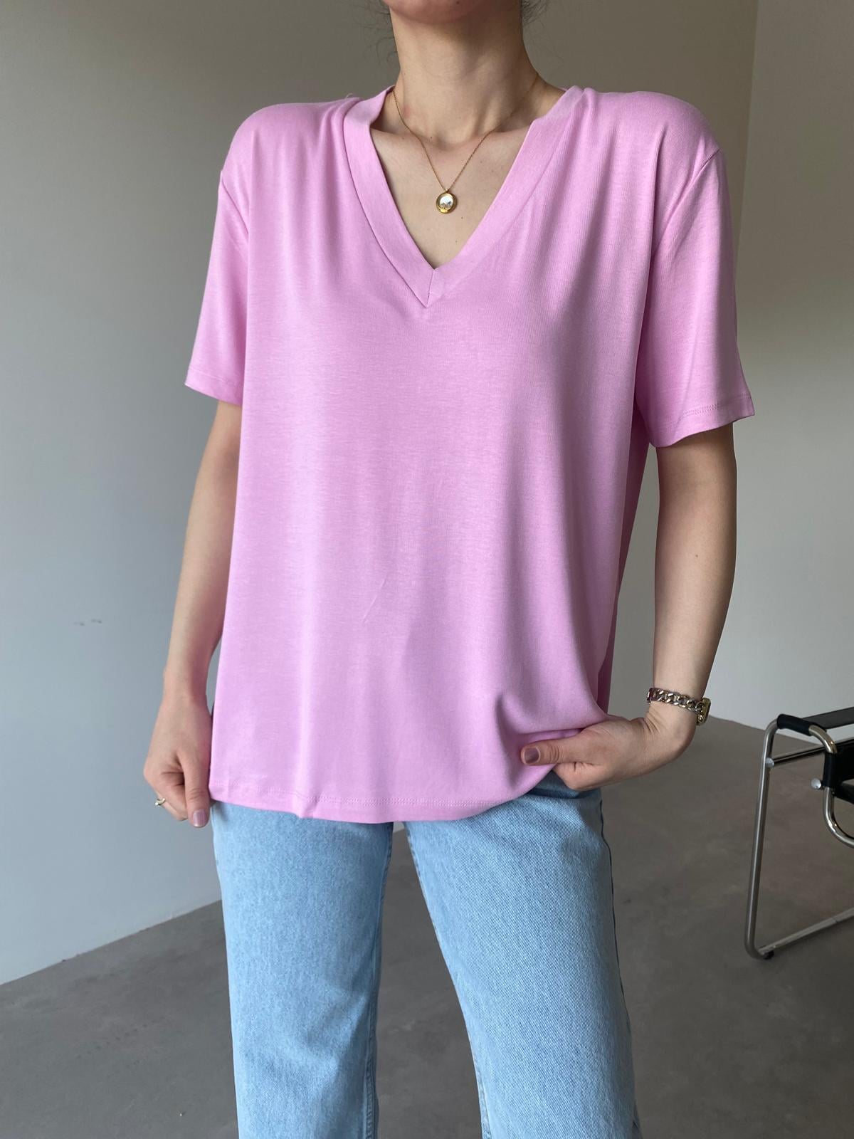 Pembe Yumuşak Dokulu V Yaka Tişört