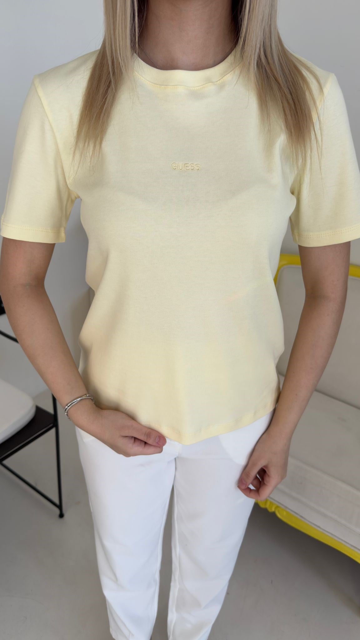 Sarı Marka Model Pera Tişört