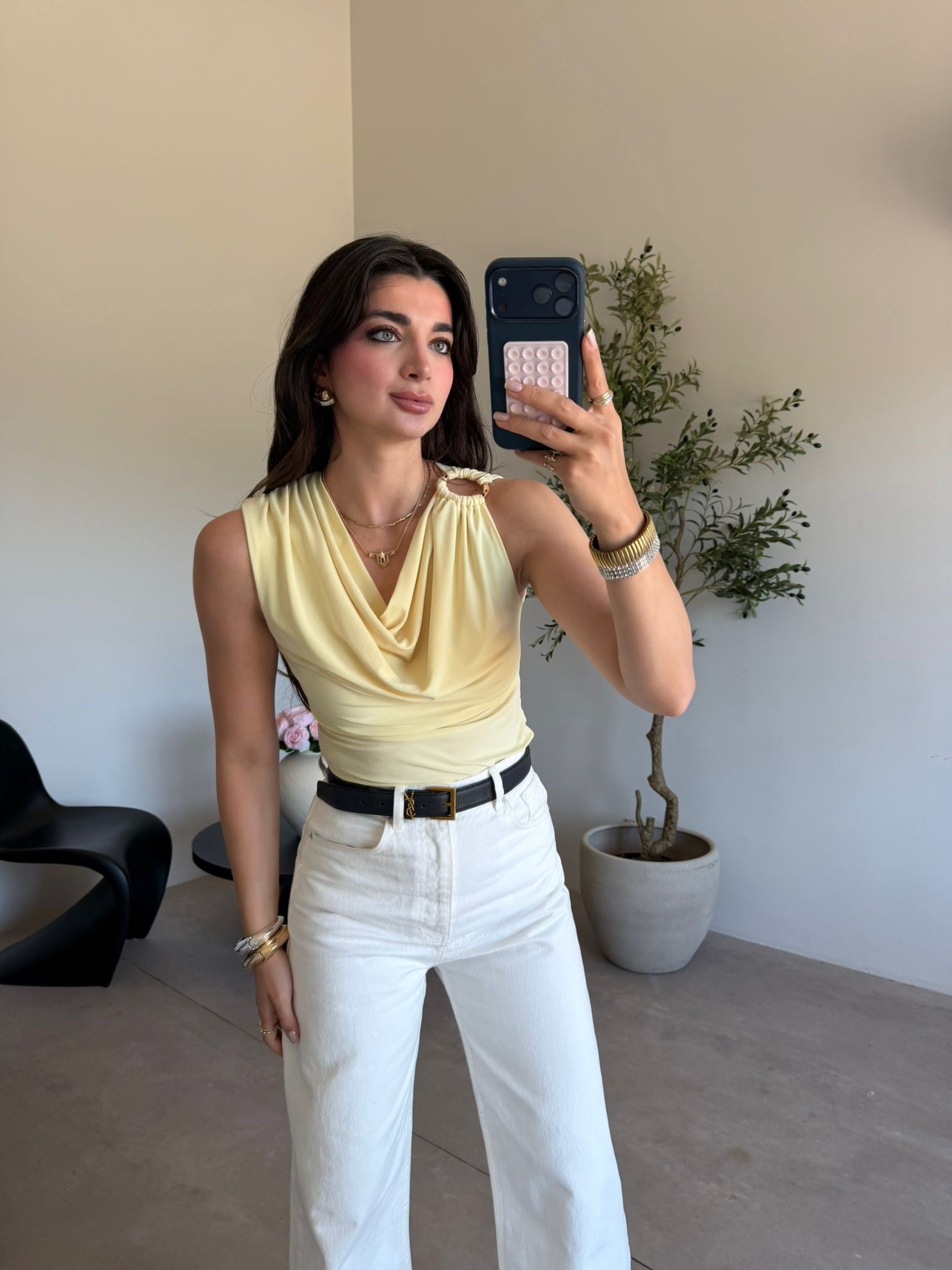 Sarı Omuz Detaylı Degaje Yaka Bluz
