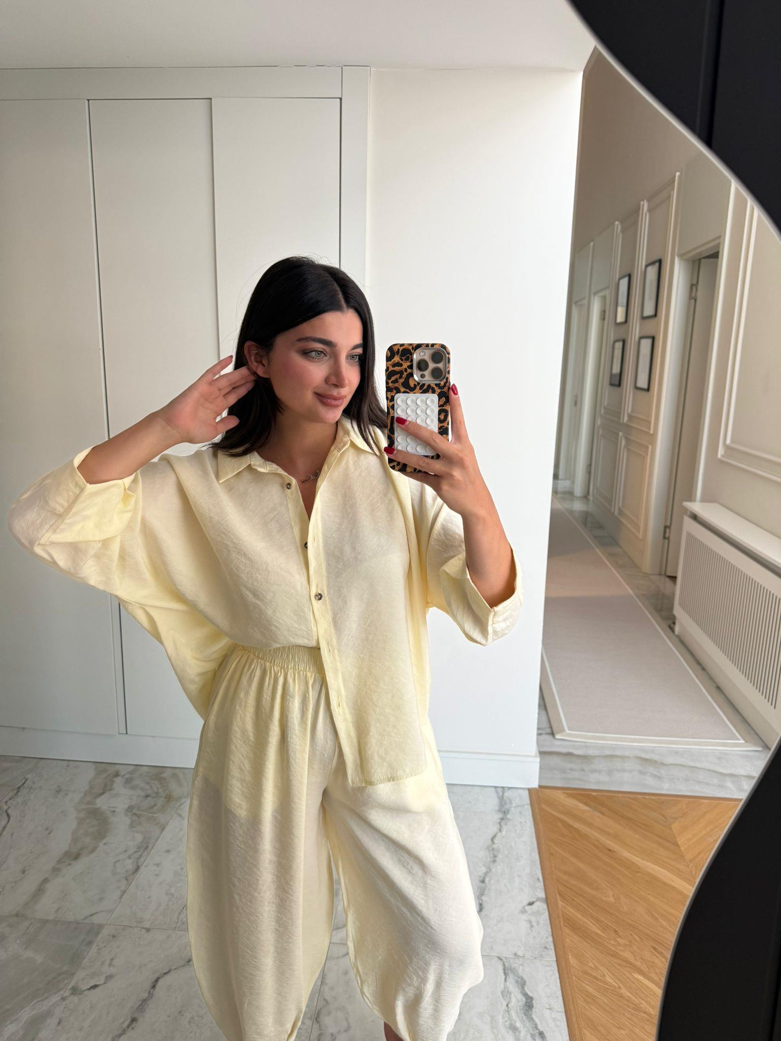 Sarı Pantolonlu Tensel Takım