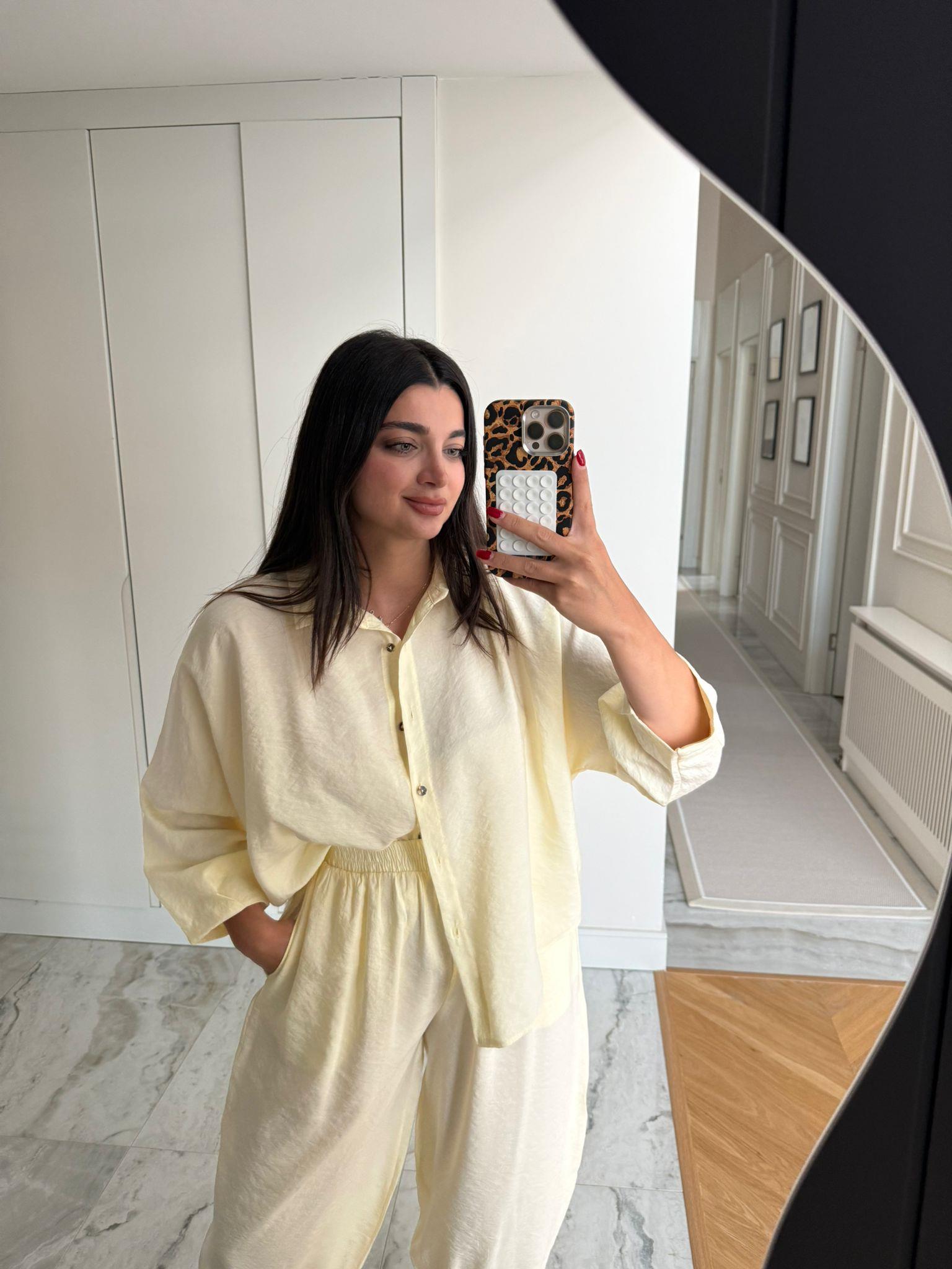 Sarı Pantolonlu Tensel Takım