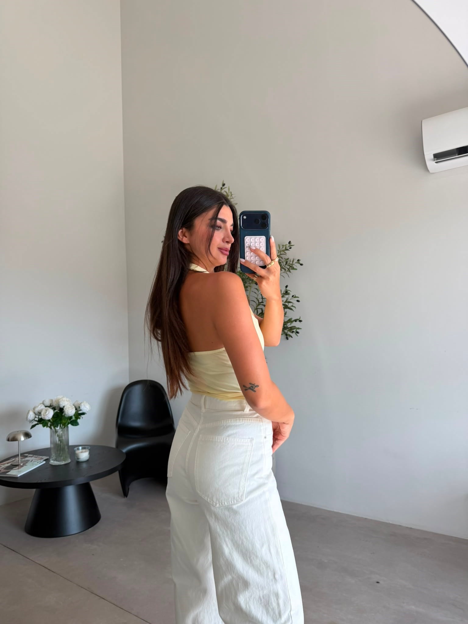 Sarı Sırt Detaylı Gold Aksesuarlı Bluz