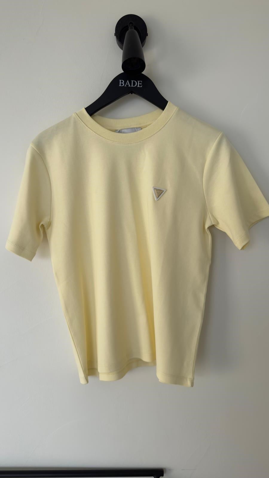Sarı Üçgen Marka Model Basic Tişört