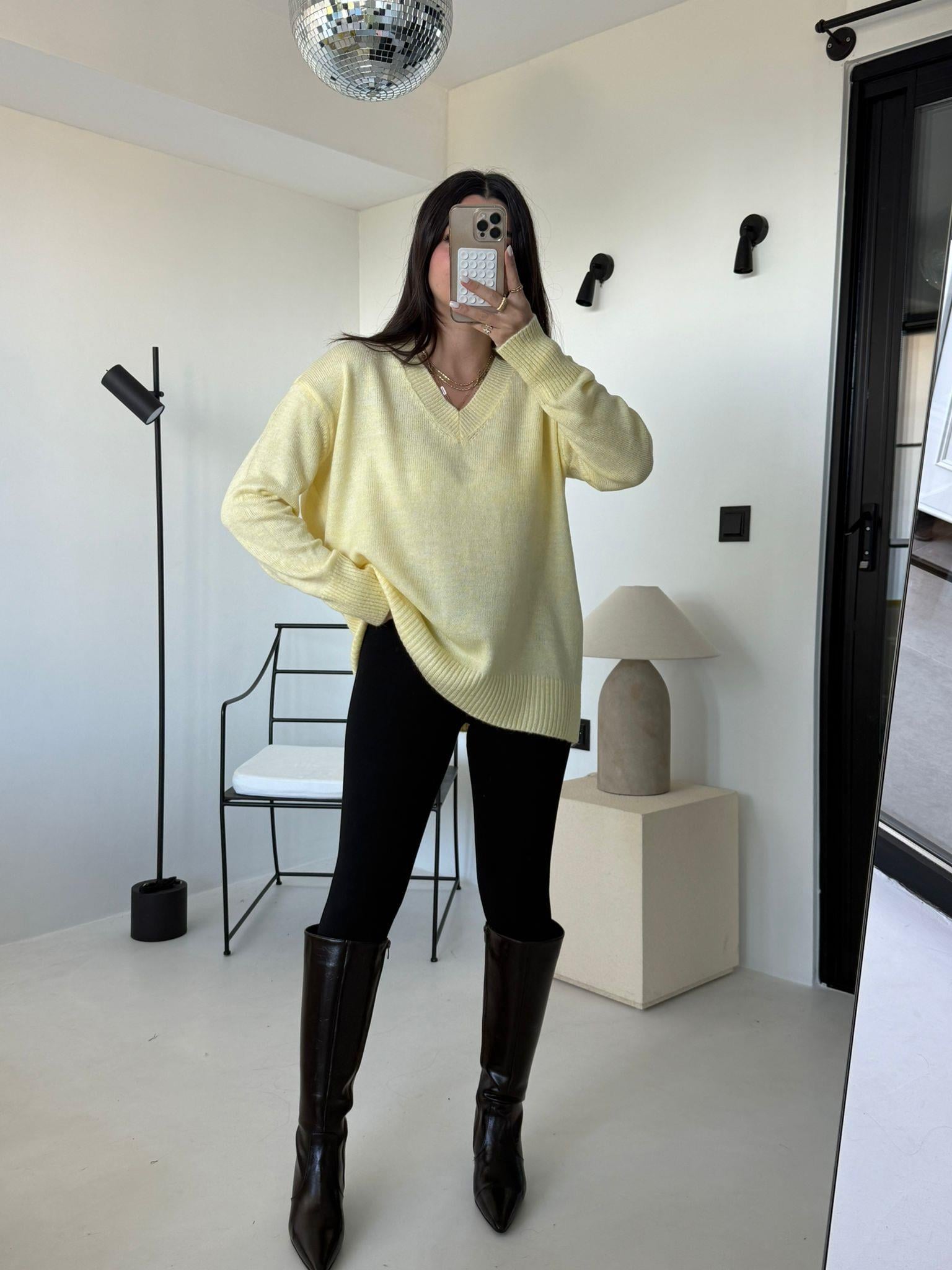 Sarı V Yaka Oversize Kazak