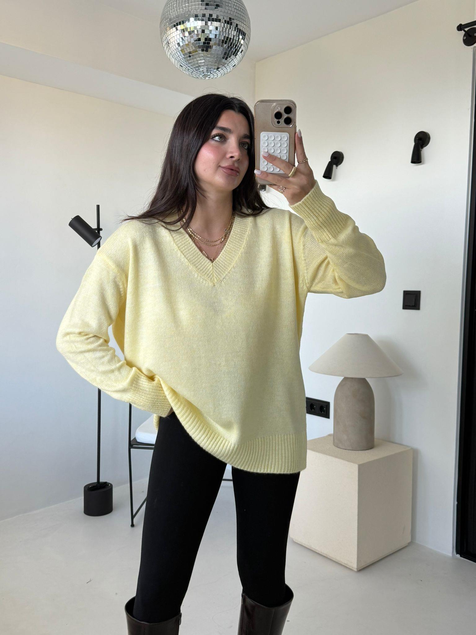 Sarı V Yaka Oversize Kazak