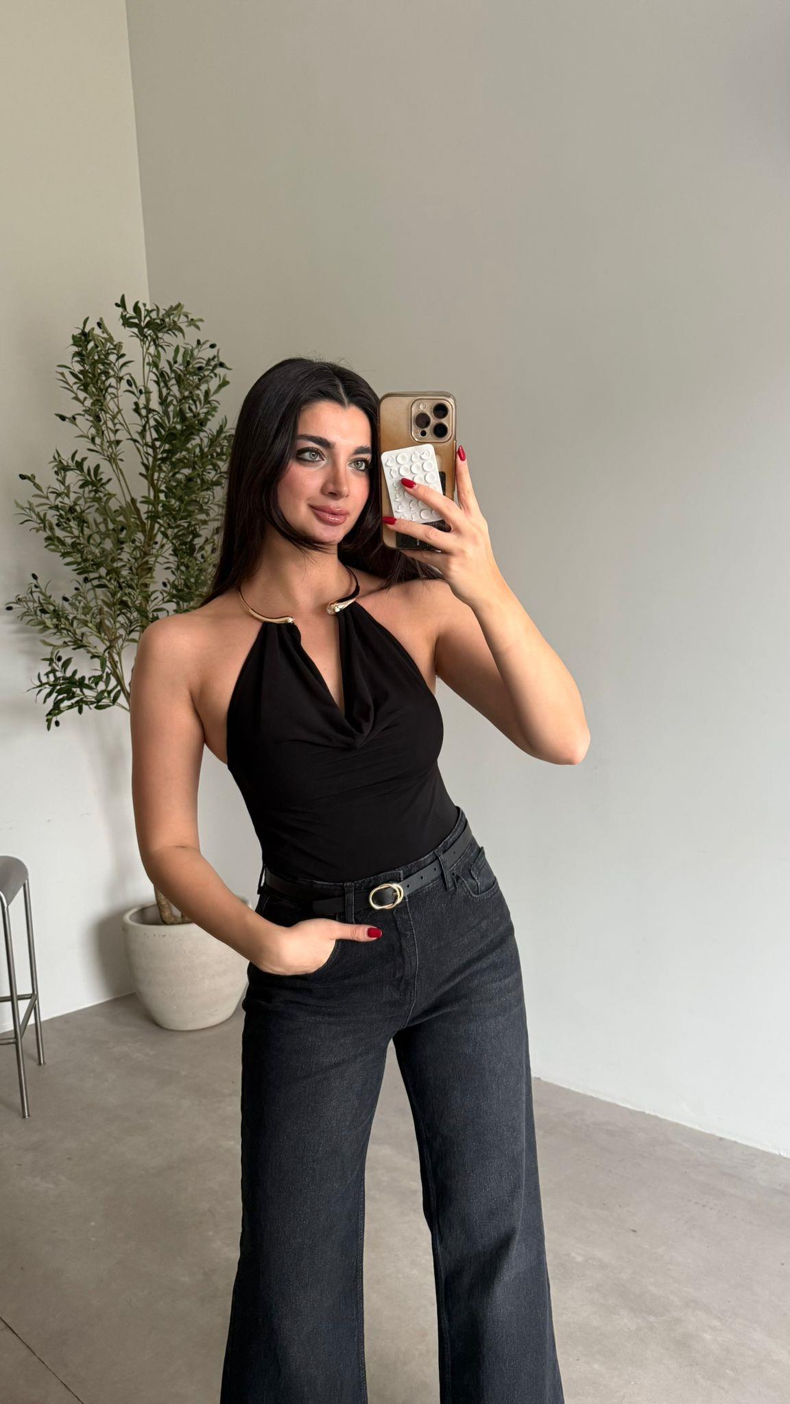 Siyah Aksesuarlı Bodysuit