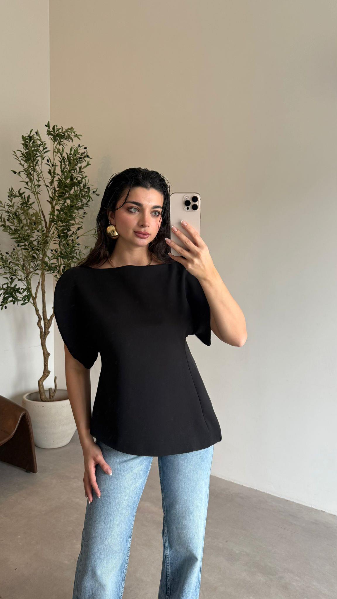 Siyah Asimetrik Kesim Tasarım Bluz