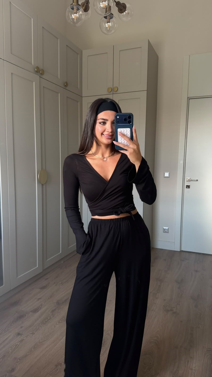 Siyah Bağlamalı Crop Takım