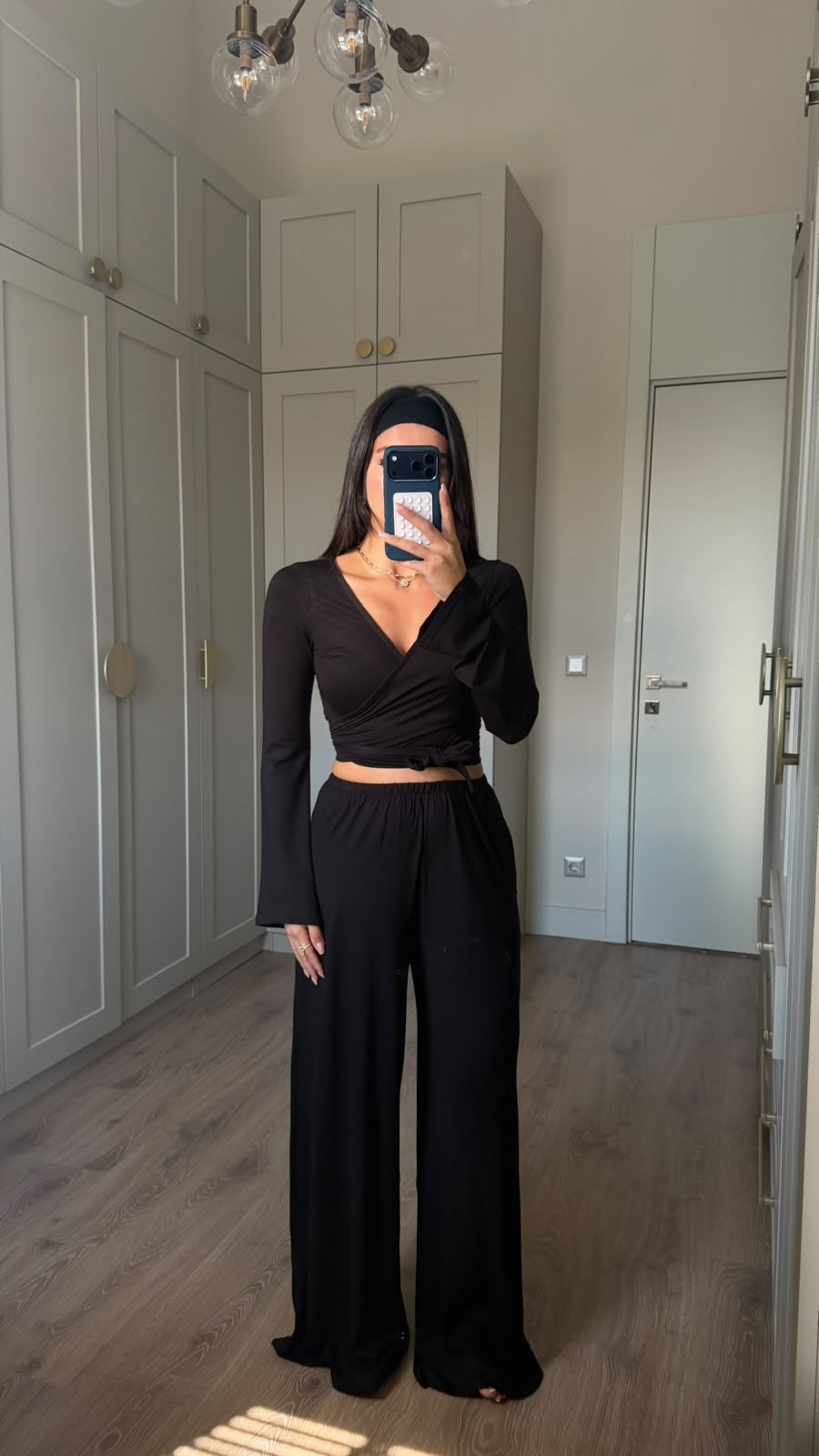 Siyah Bağlamalı Crop Takım