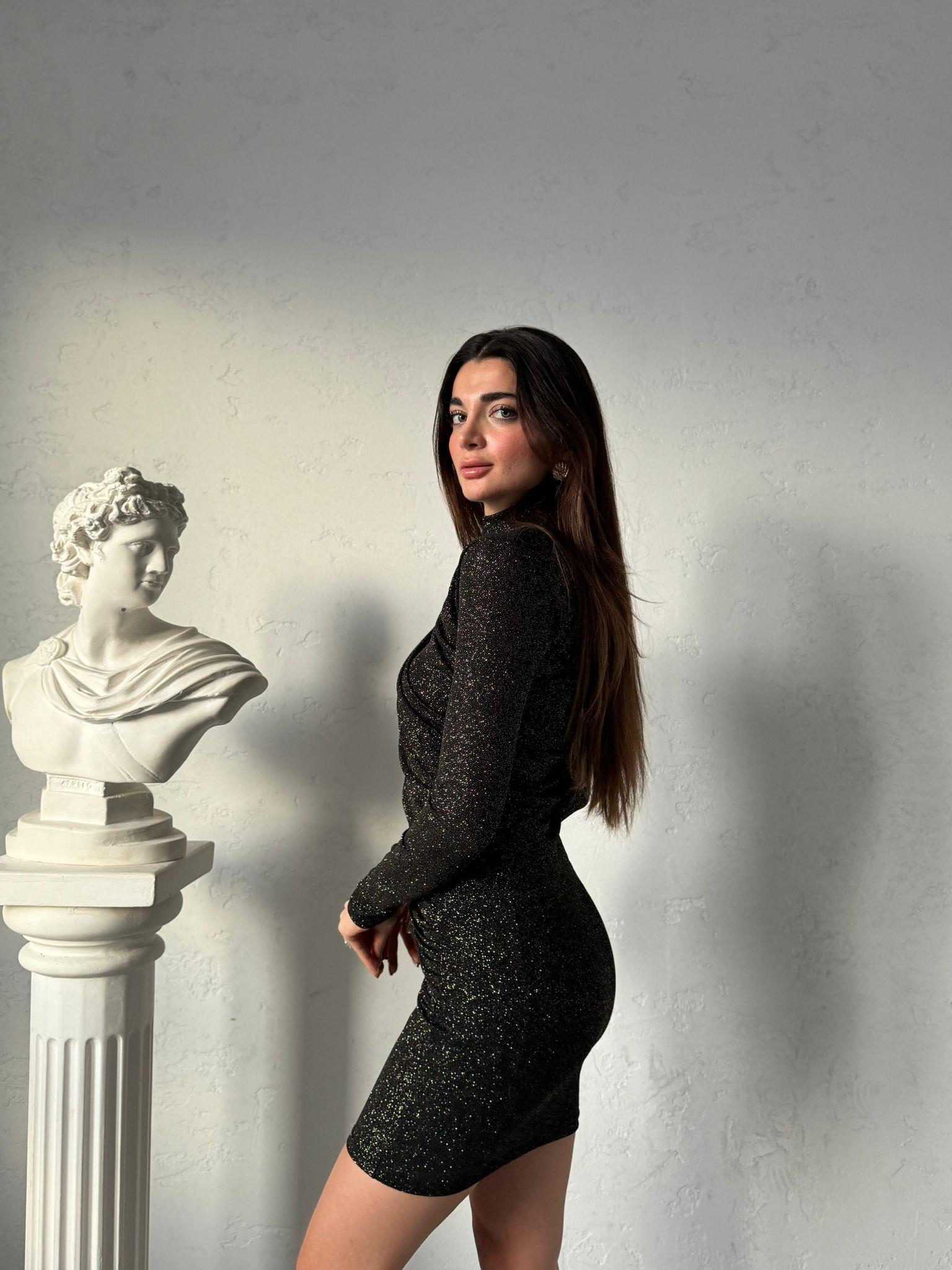 Siyah Balıkçı Yaka Drapeli Elbise