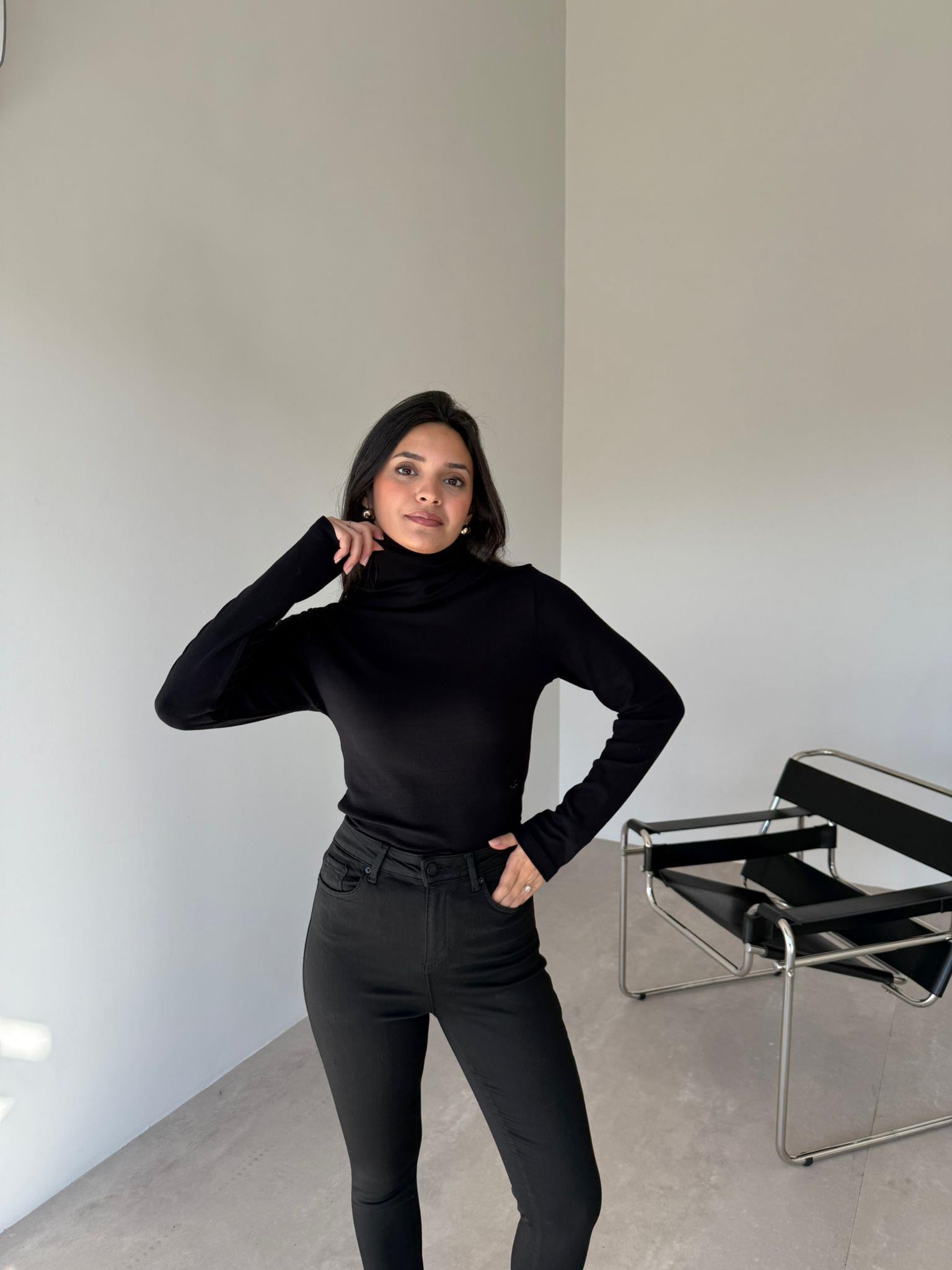 Siyah Balıkçı Yaka Helen Bluz
