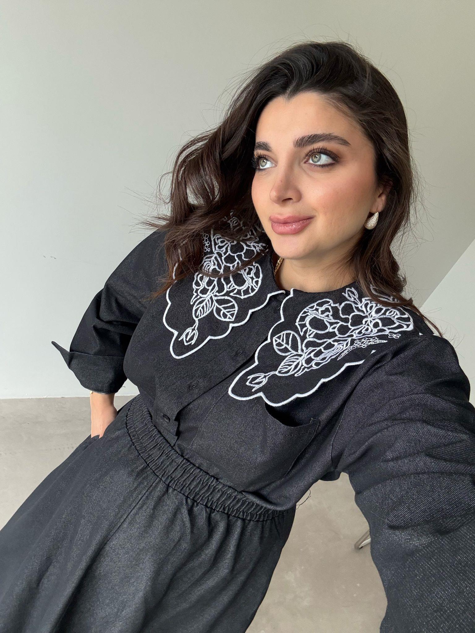 Siyah Bebe Yaka Nakışlı Denim Gömlek