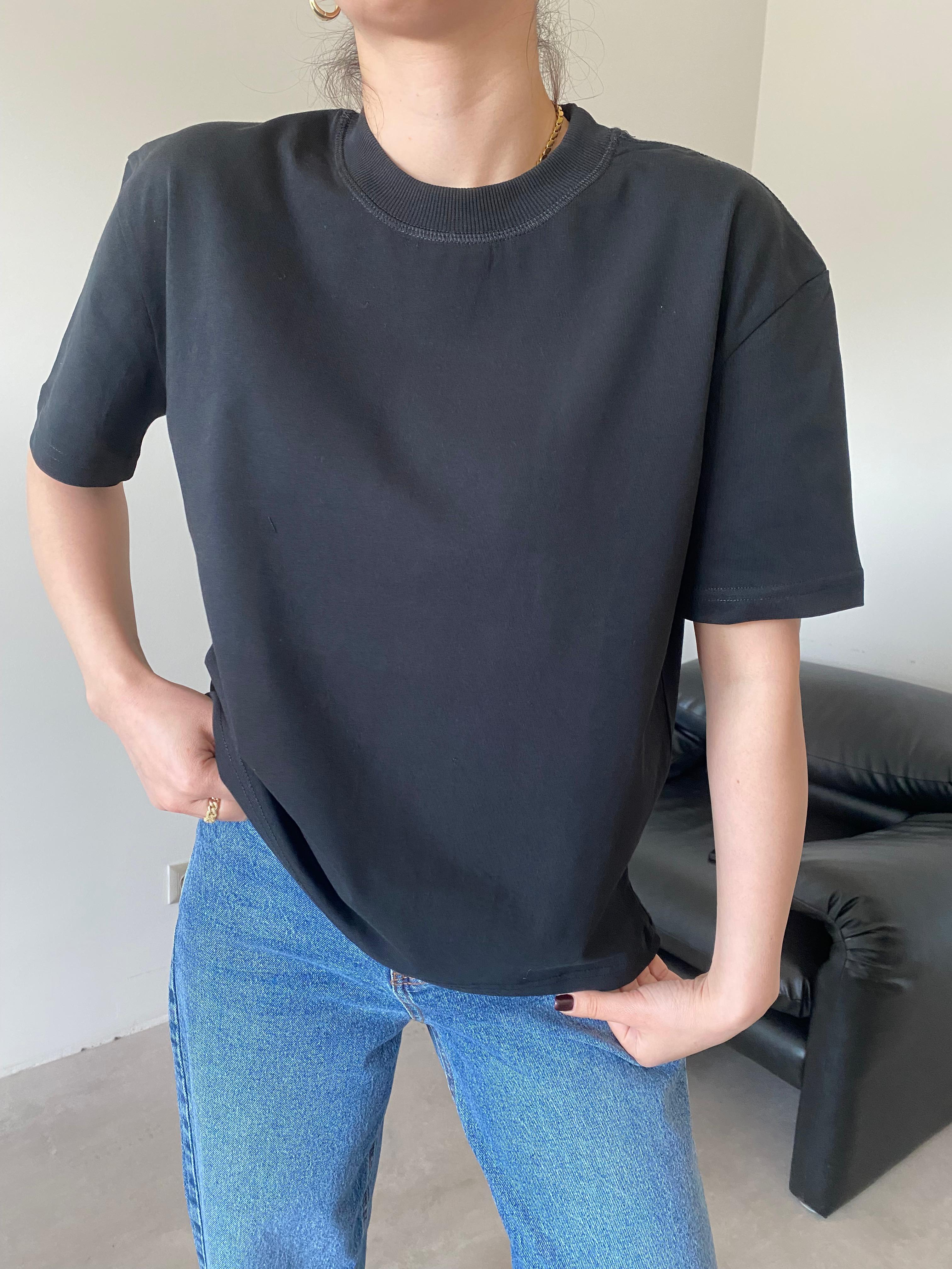 Siyah Bisiklet Yaka Basic Tişört