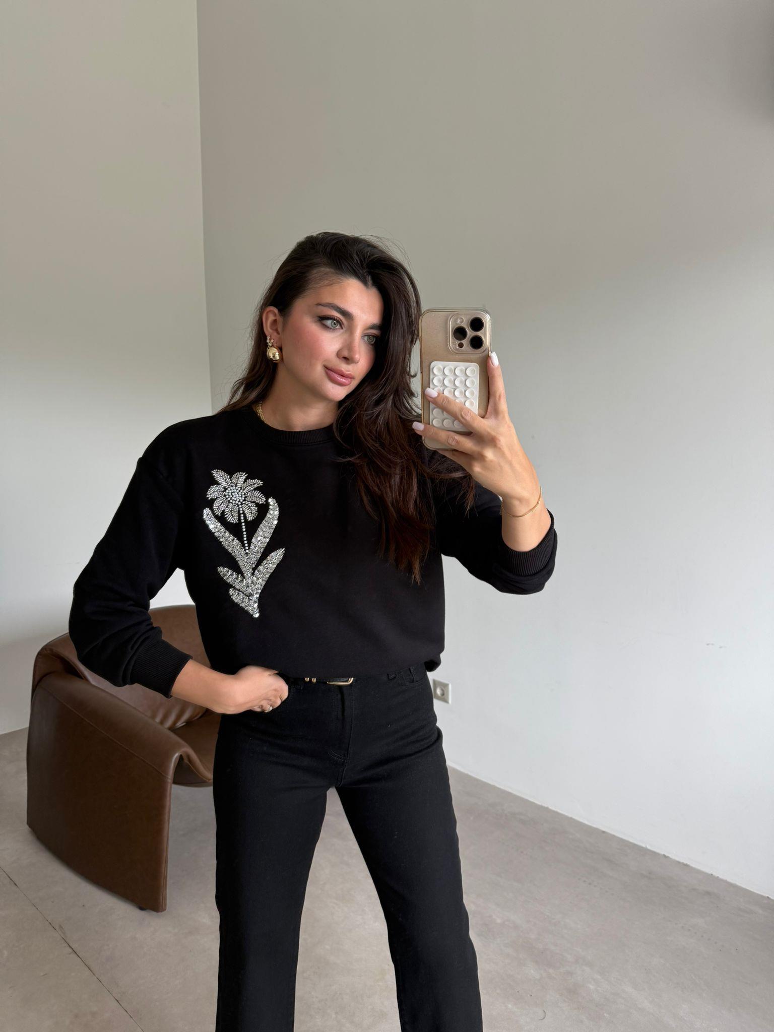 Siyah Çiçek İşlemeli Sweat