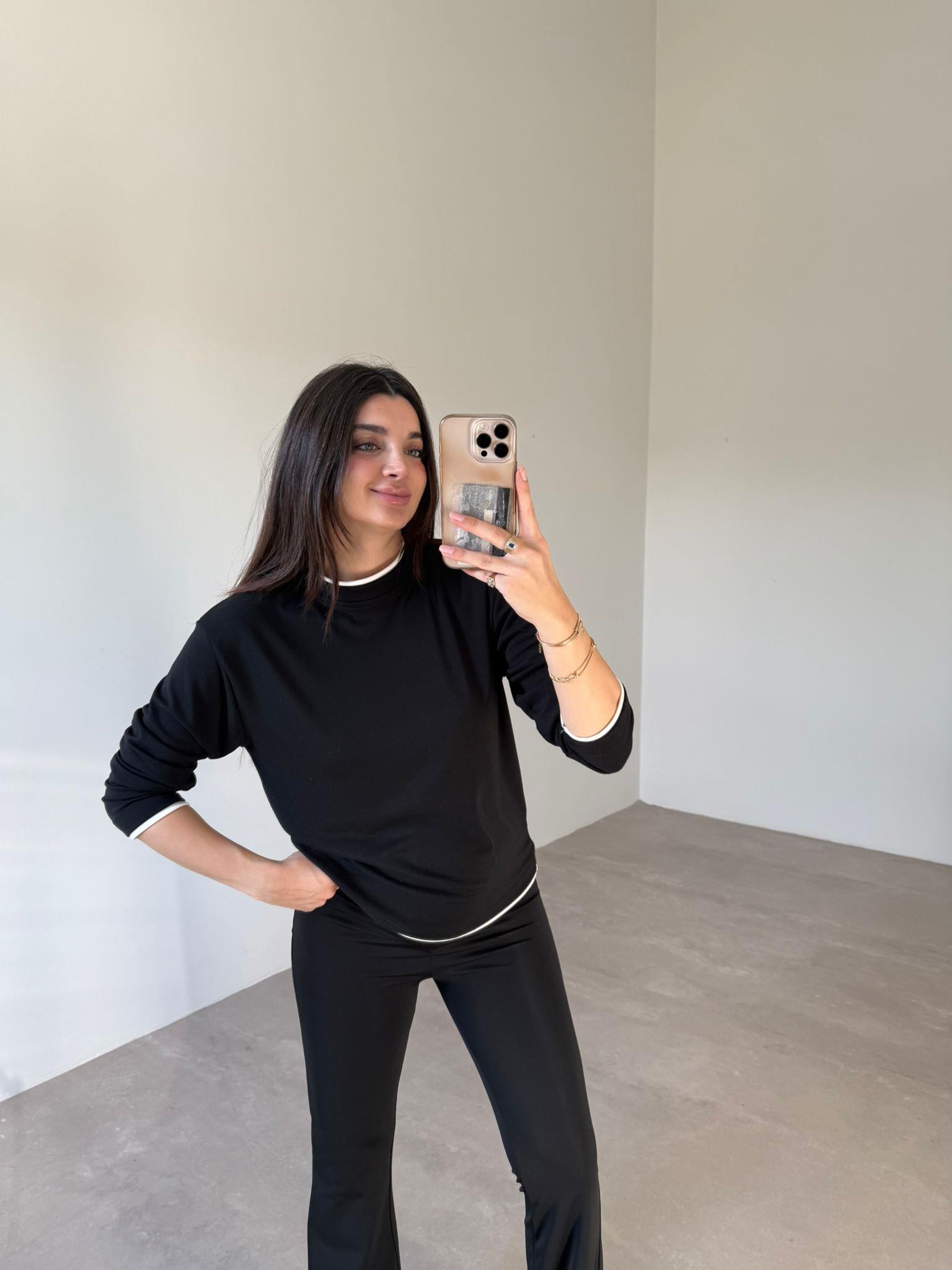 Siyah Çift Yakalı Basic Bluz