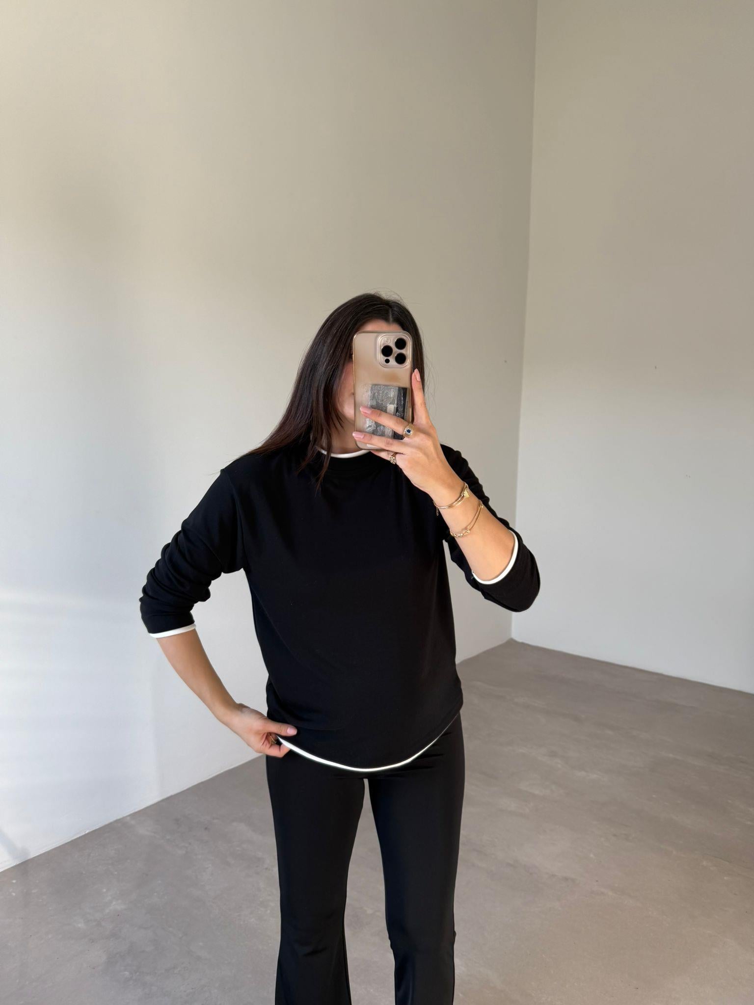 Siyah Çift Yakalı Basic Bluz