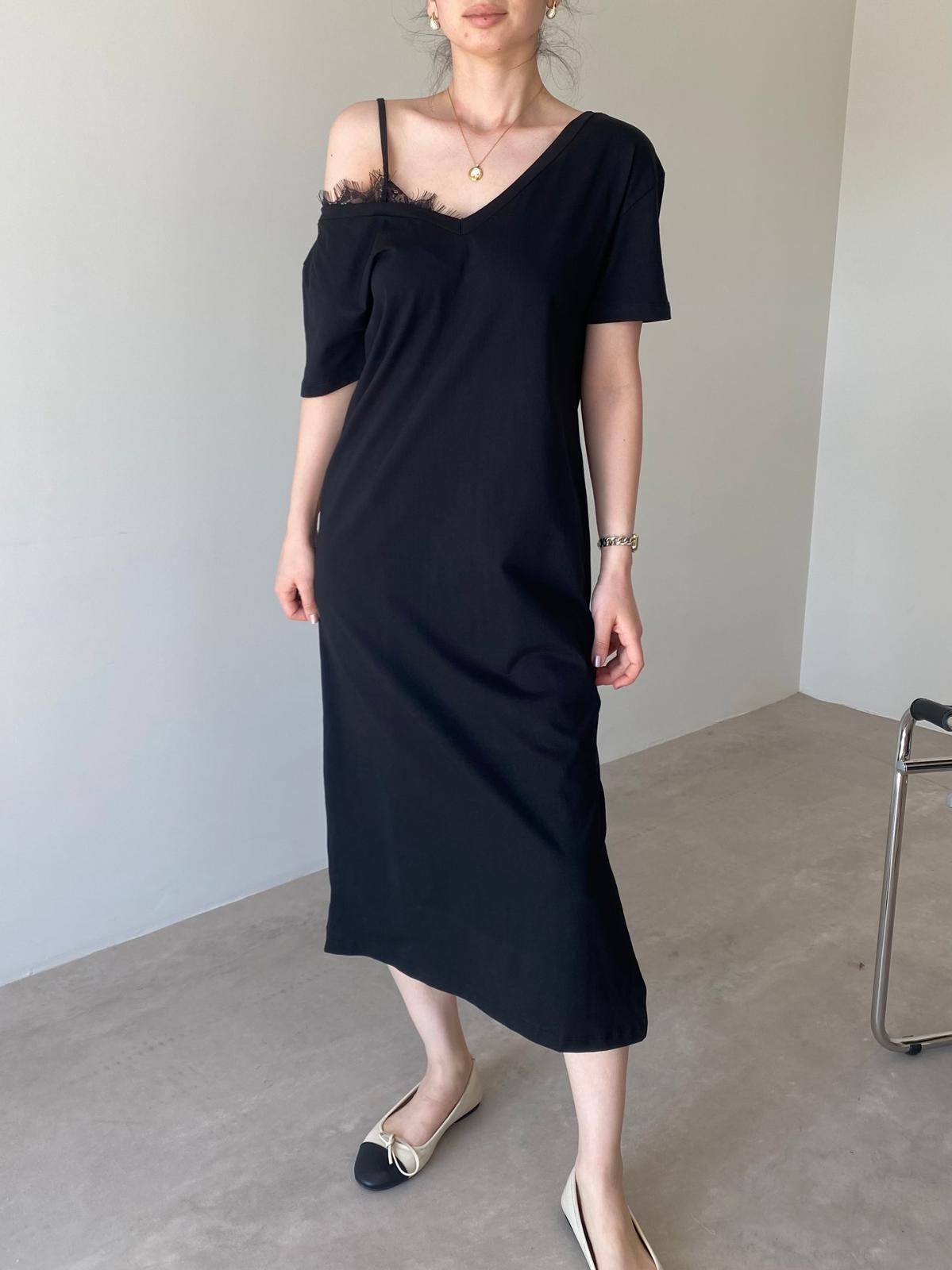 Siyah Dantel Detaylı V Yaka Elbise