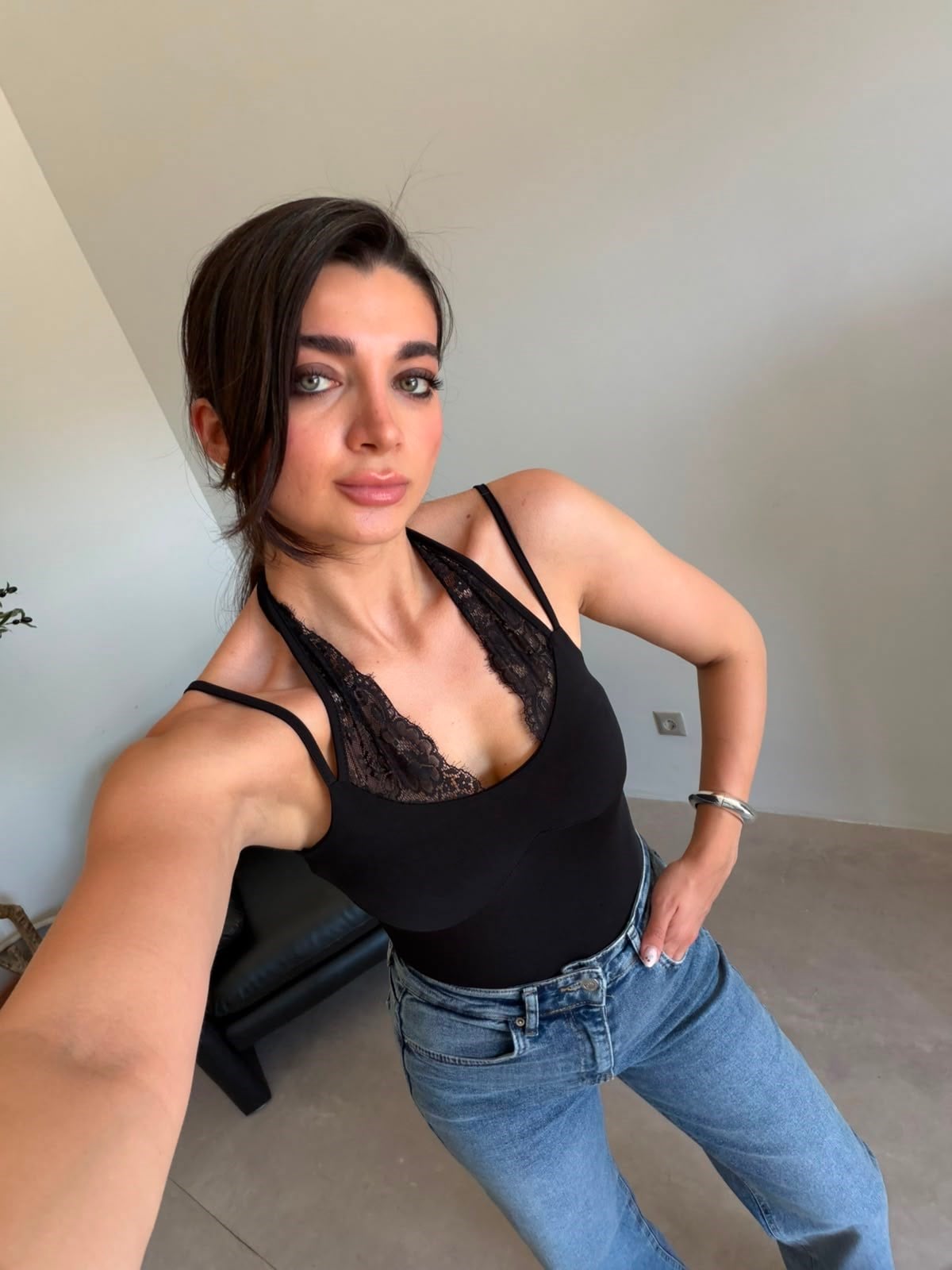 Siyah Dantelli Bağlamalı Bodysuit