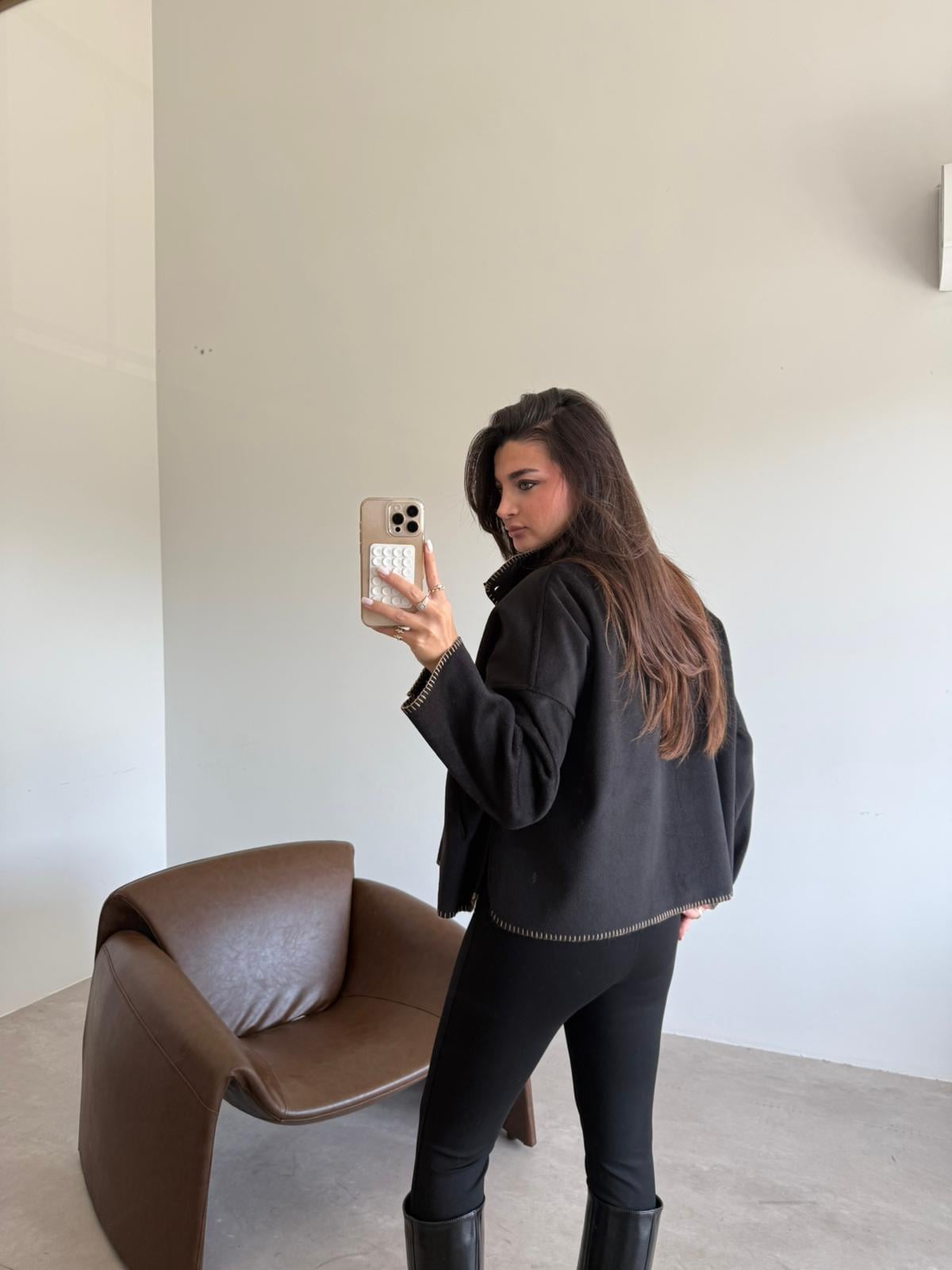Siyah Dikiş Detaylı Ceket