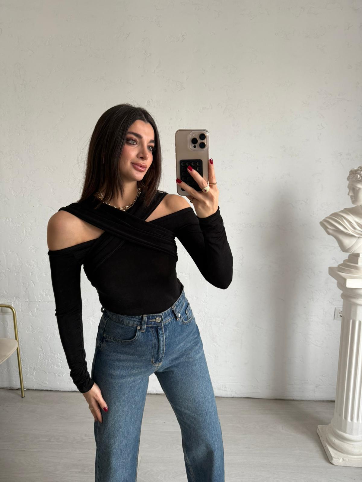 Siyah Drape Detaylı Tasarım Bluz