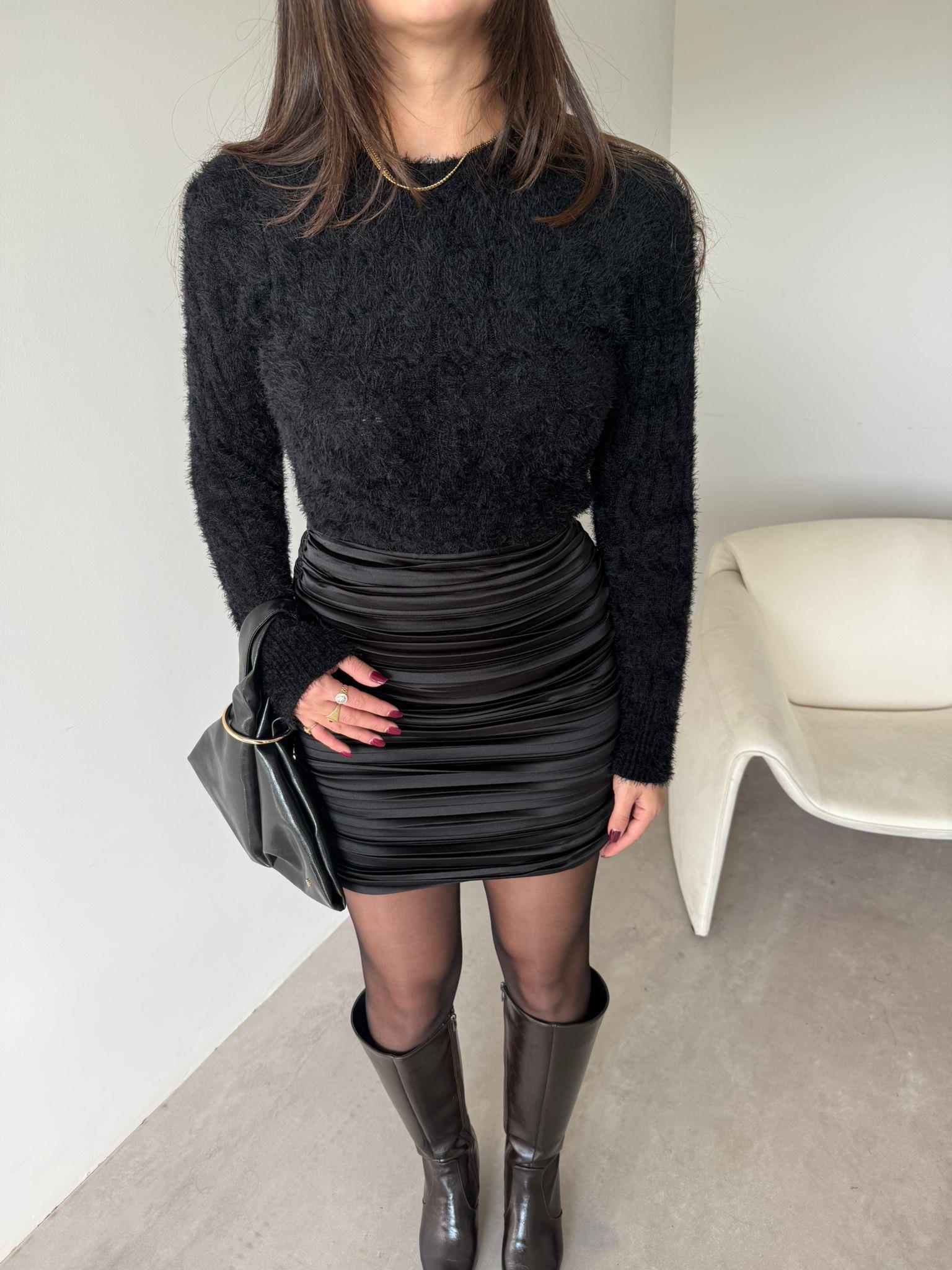 Siyah Drapeli Mini Etek