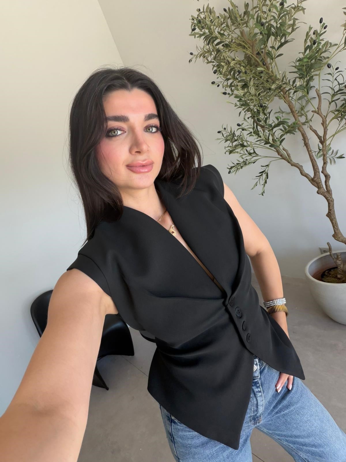 Siyah Düğmeli Beli Bağlamalı Yelek
