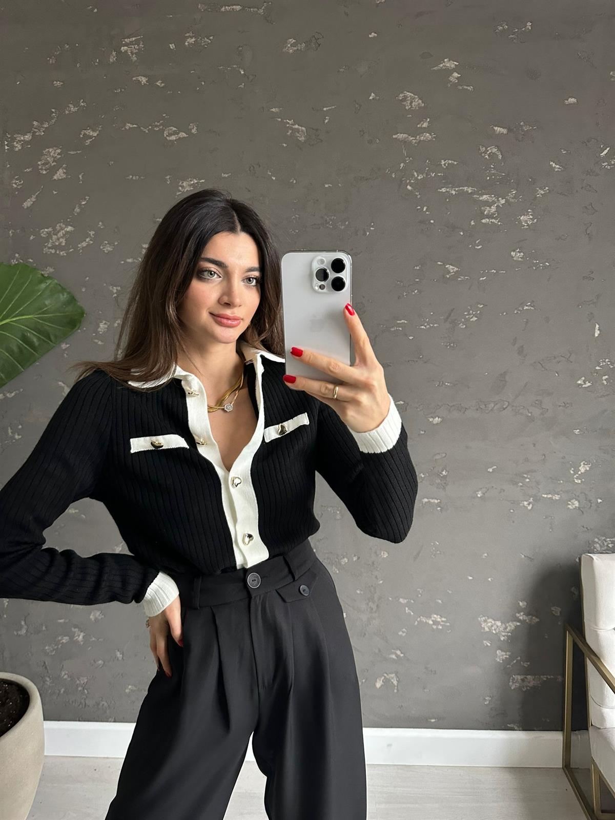 Siyah Fitilli Kalp Düğmeli Hırka