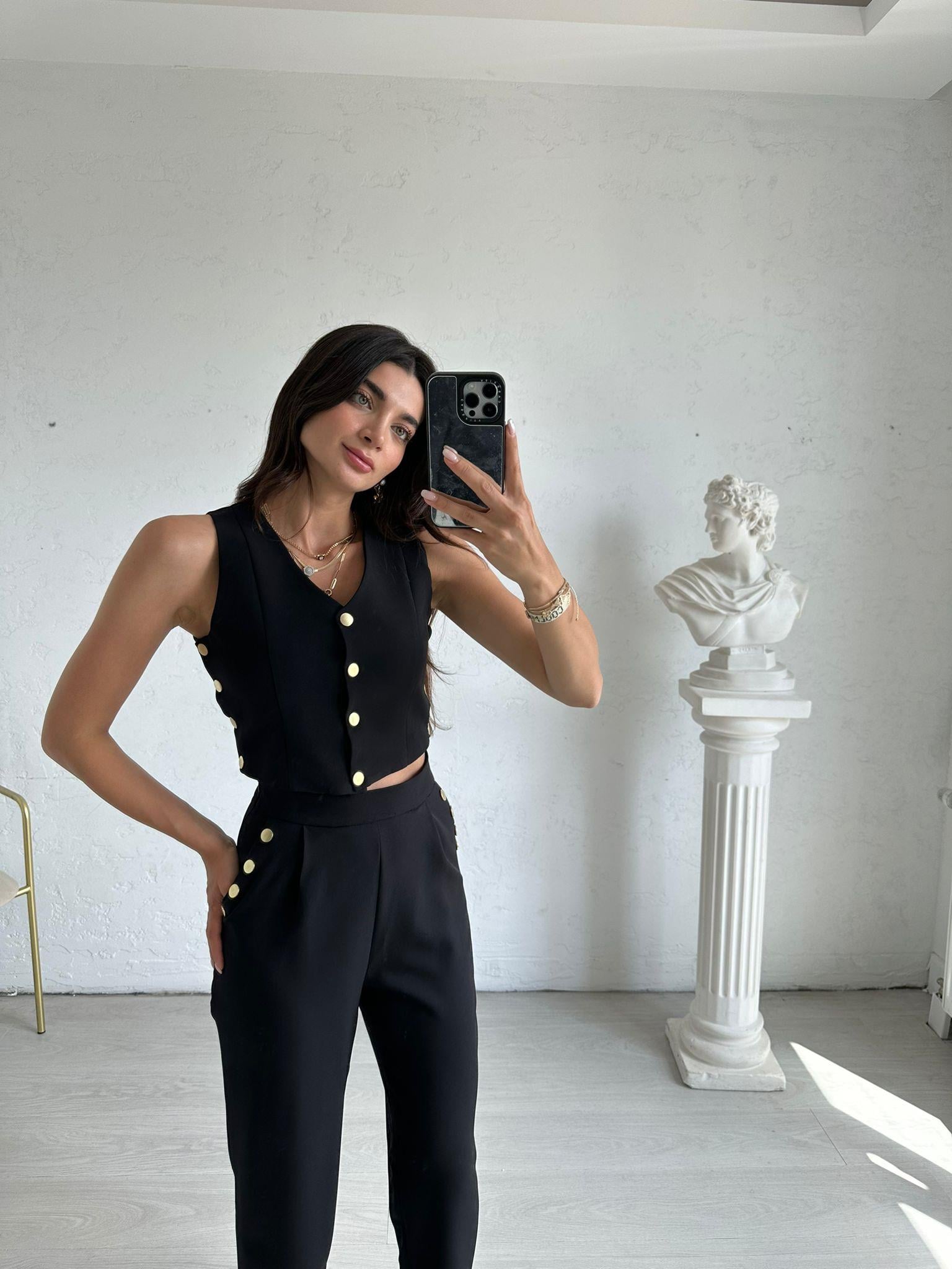 Siyah Gold Düğmeli Lucy Takım