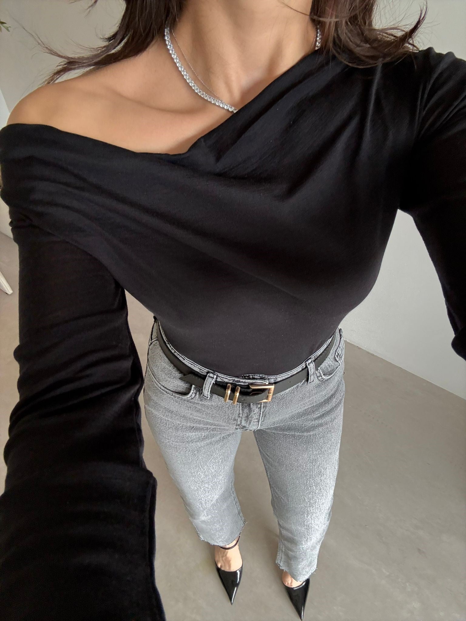 Siyah Kayık Yaka Basic Bluz