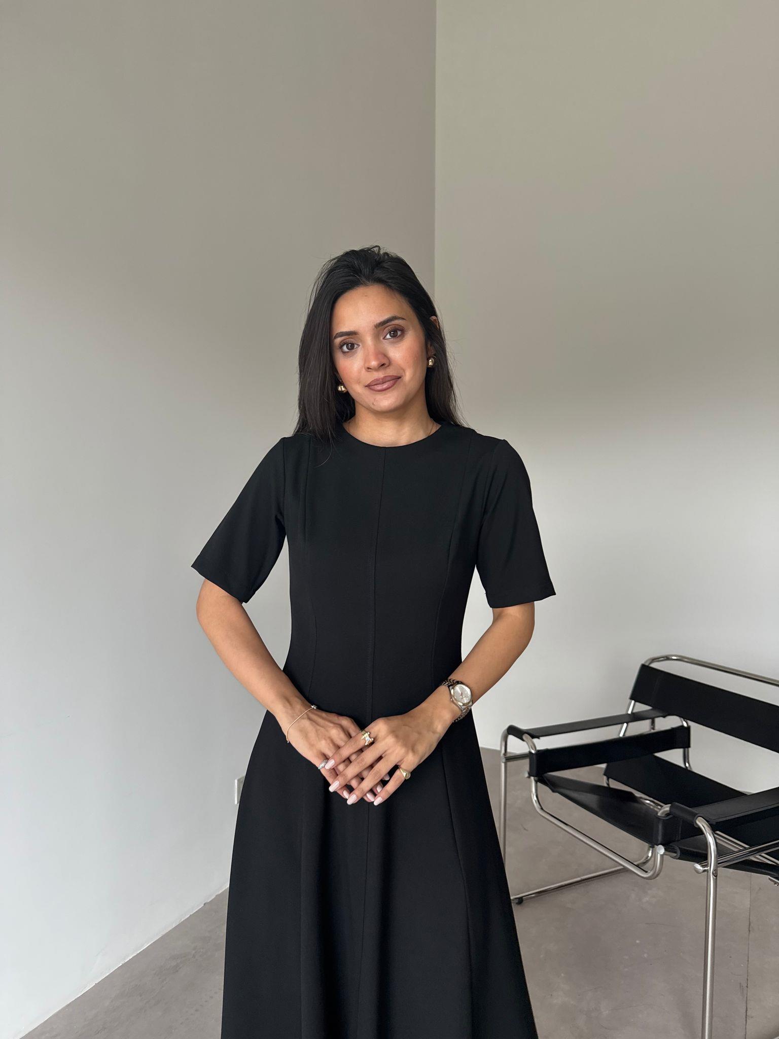 Siyah Kısa Kol Volanlı Basic Elbise