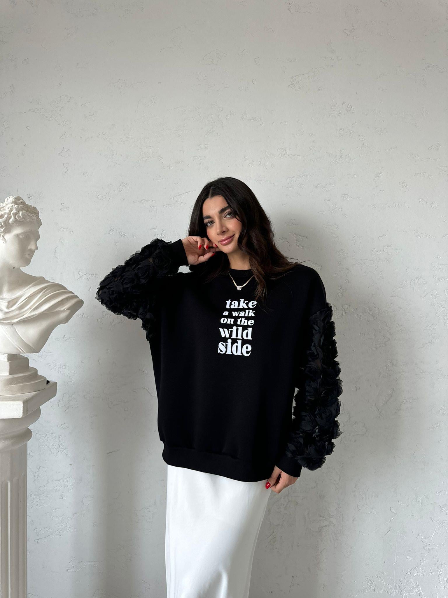 Siyah Kol Detaylı Sweat
