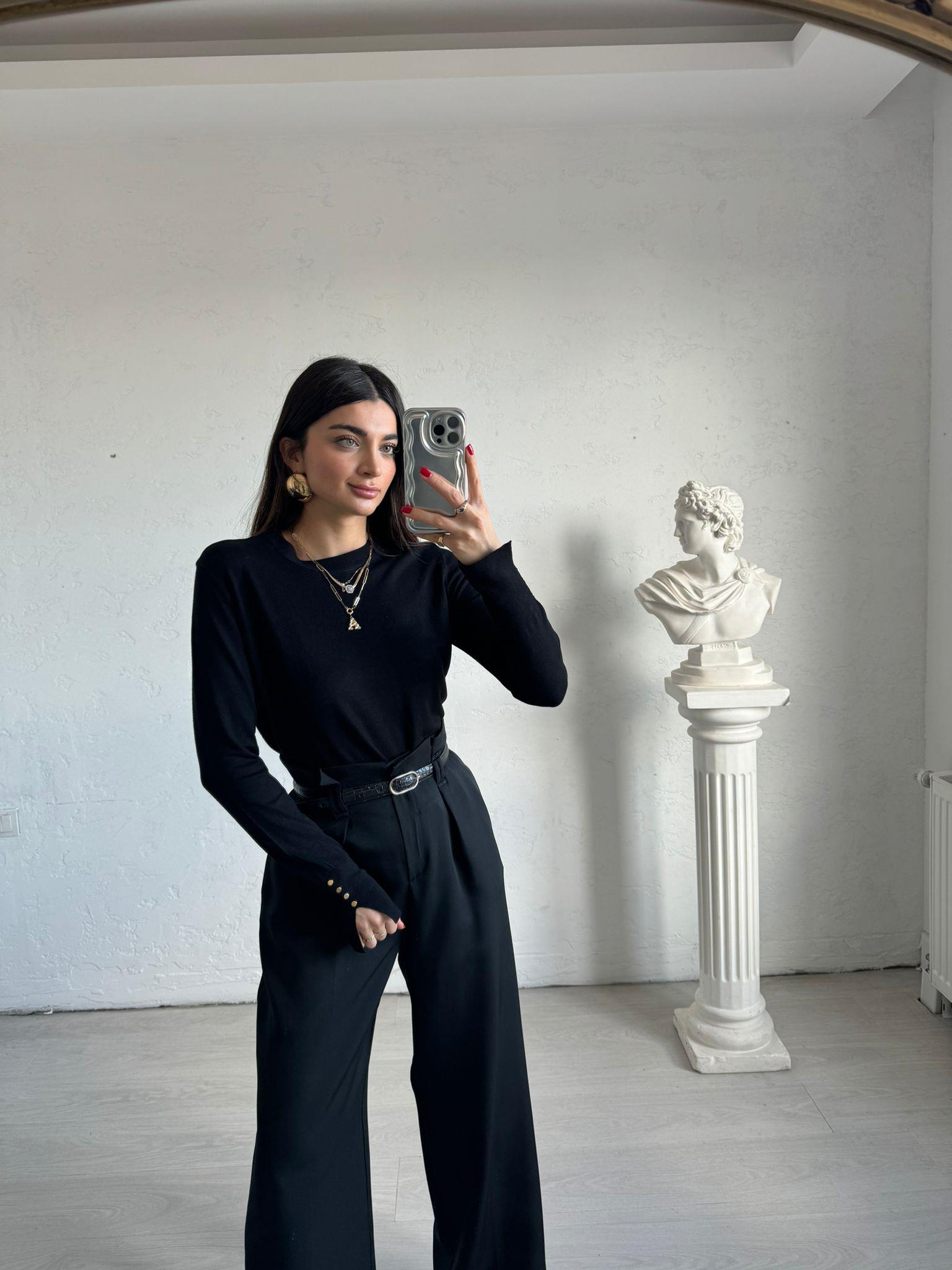 Siyah Kol Detaylı Triko Bluz