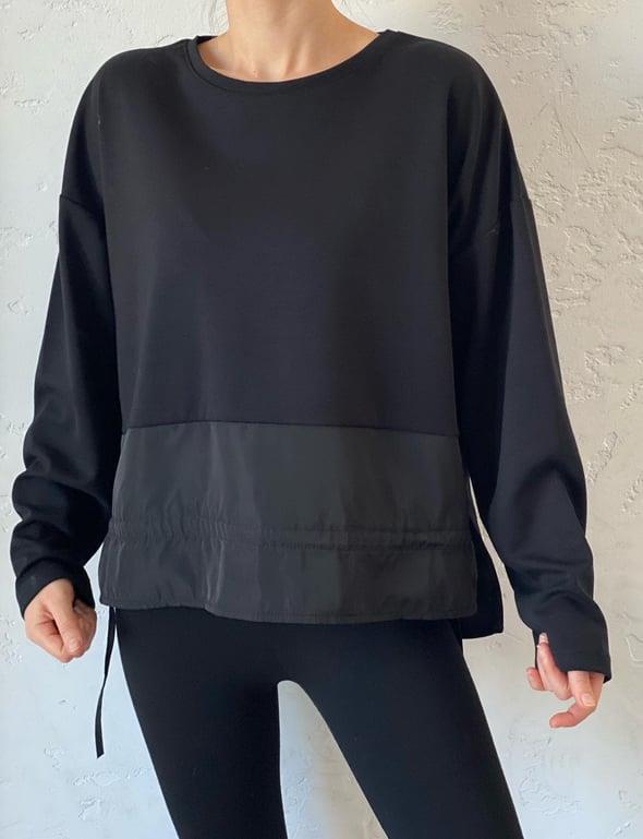 Siyah Paraşüt Detaylı Sweat