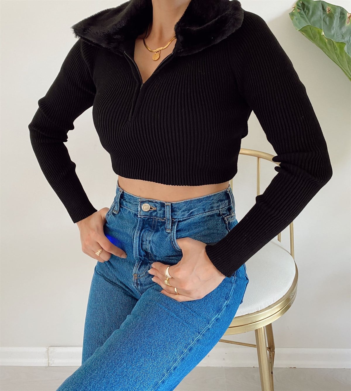 Siyah Peluş Yaka Fitilli Bluz