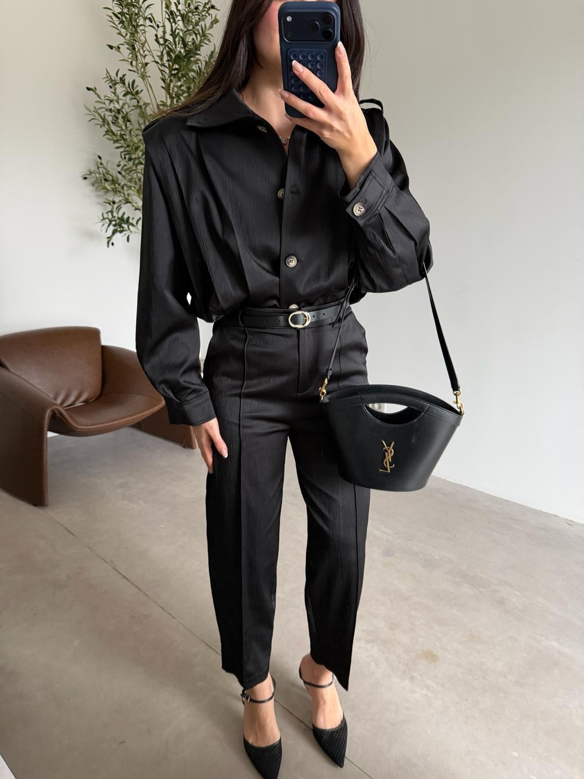 Siyah Pile Detaylı Kemerli Pantolon Takım