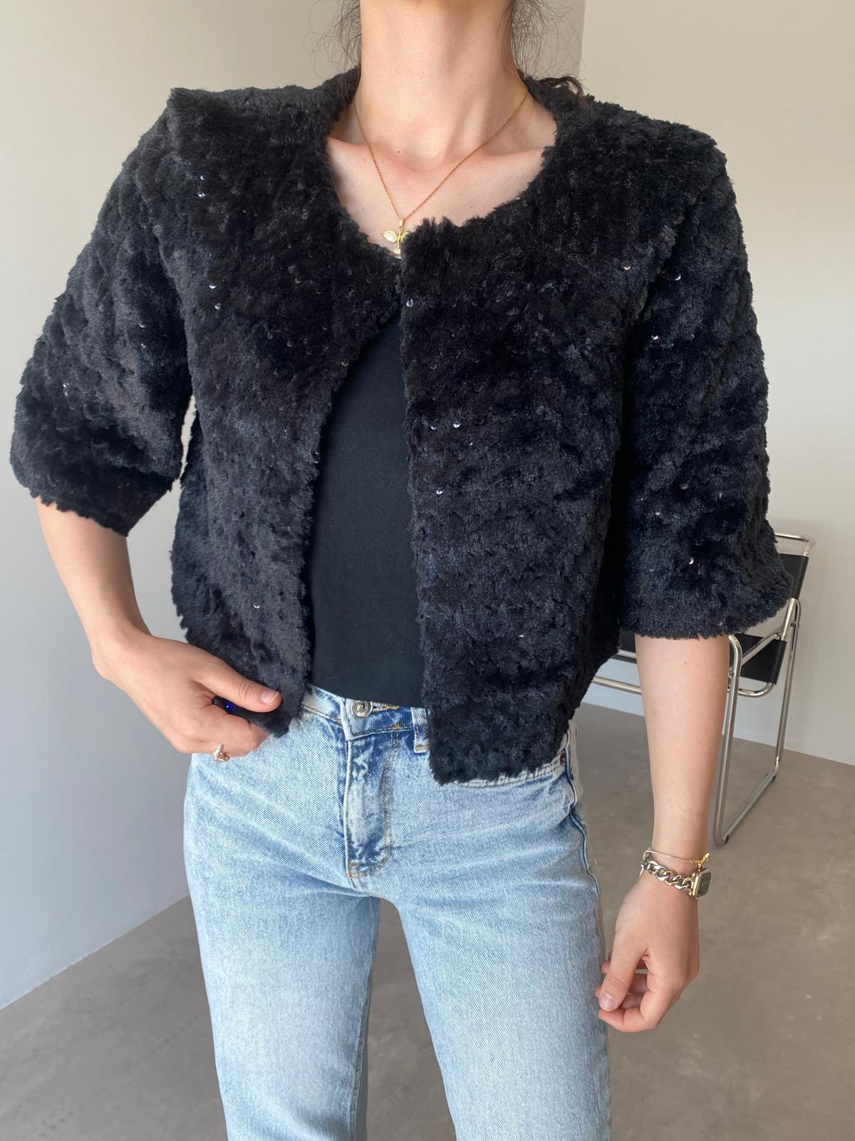 Siyah Pullu Crop Ceket 