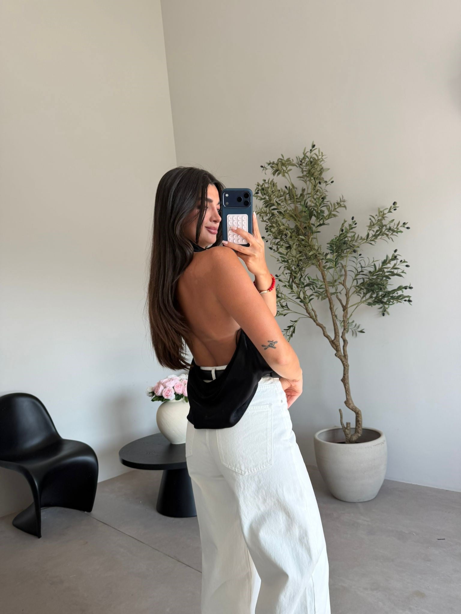 Siyah Sırt Detaylı Saten Bluz