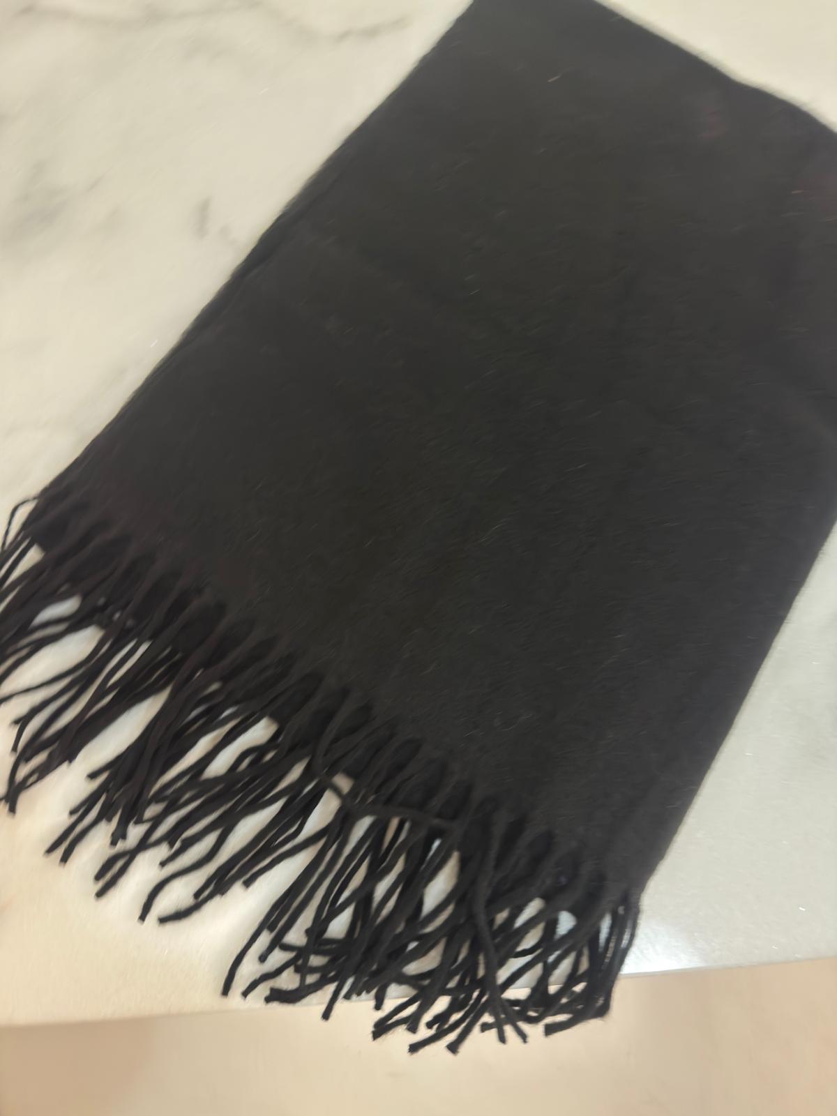 Siyah Teddy Detaylı Atkı